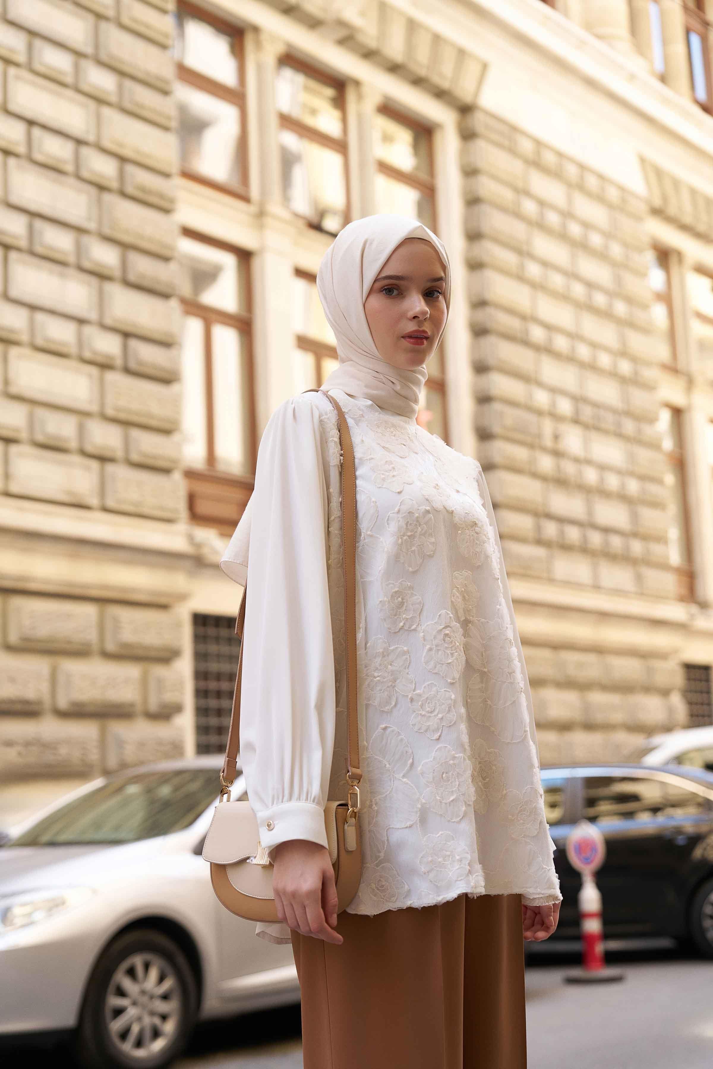 Hakim Yaka Tül Garnili Bluz - Ekru TUGBA