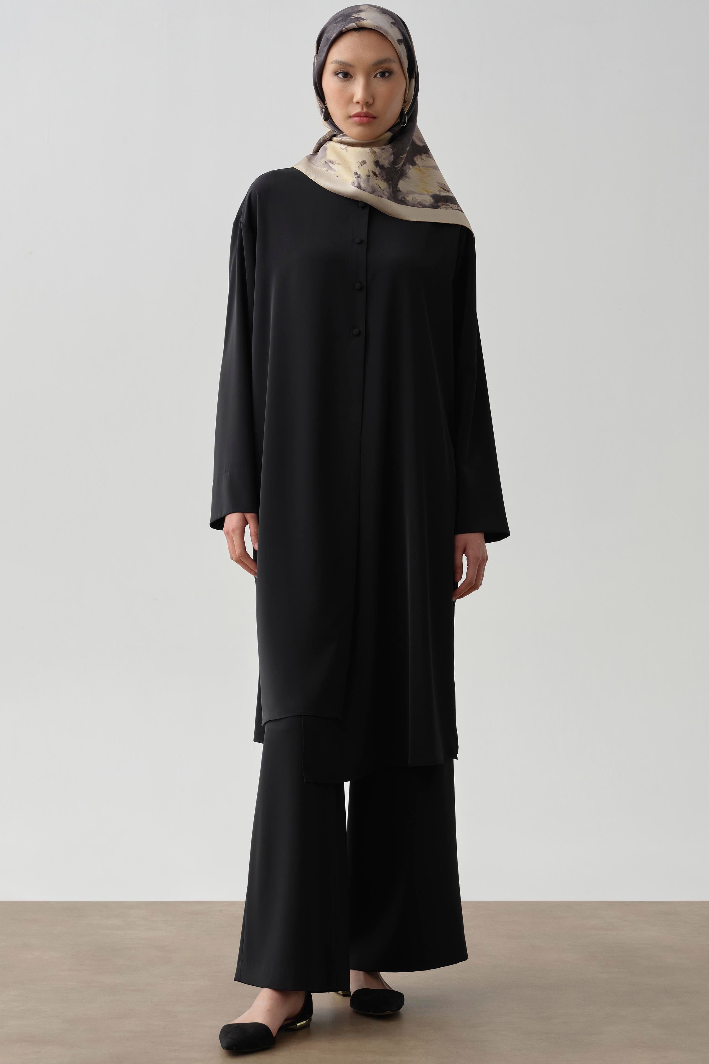 Hakim Yakalı Yırtmaçlı Tunik - Siyah TUGBA