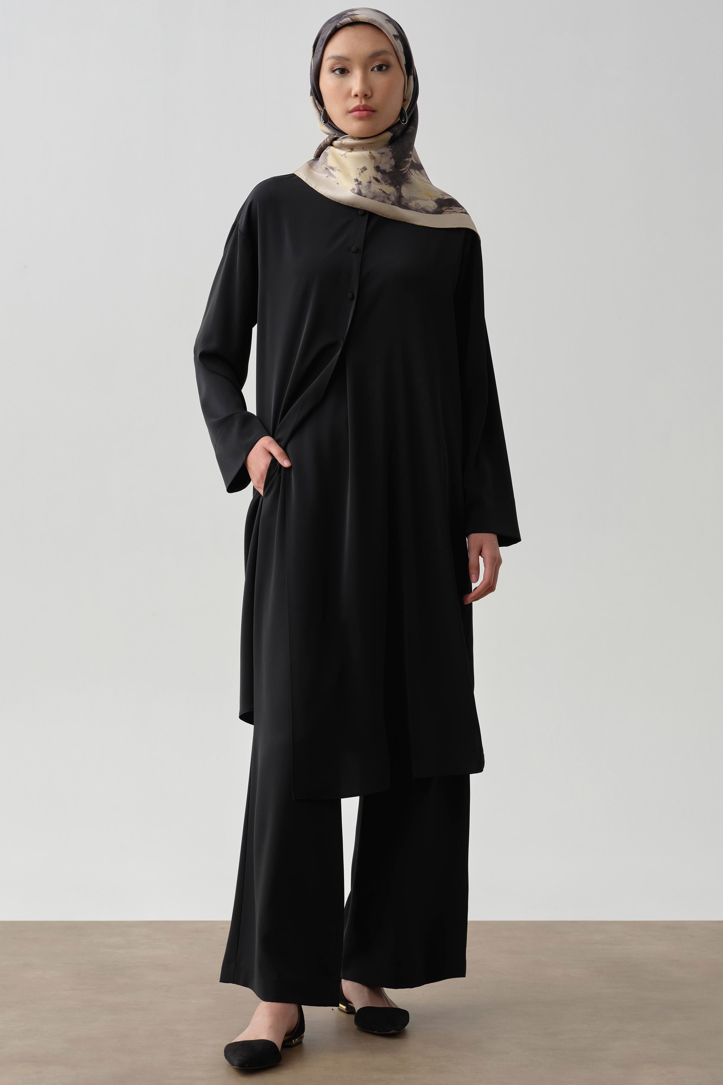 Hakim Yakalı Yırtmaçlı Tunik - Siyah TUGBA