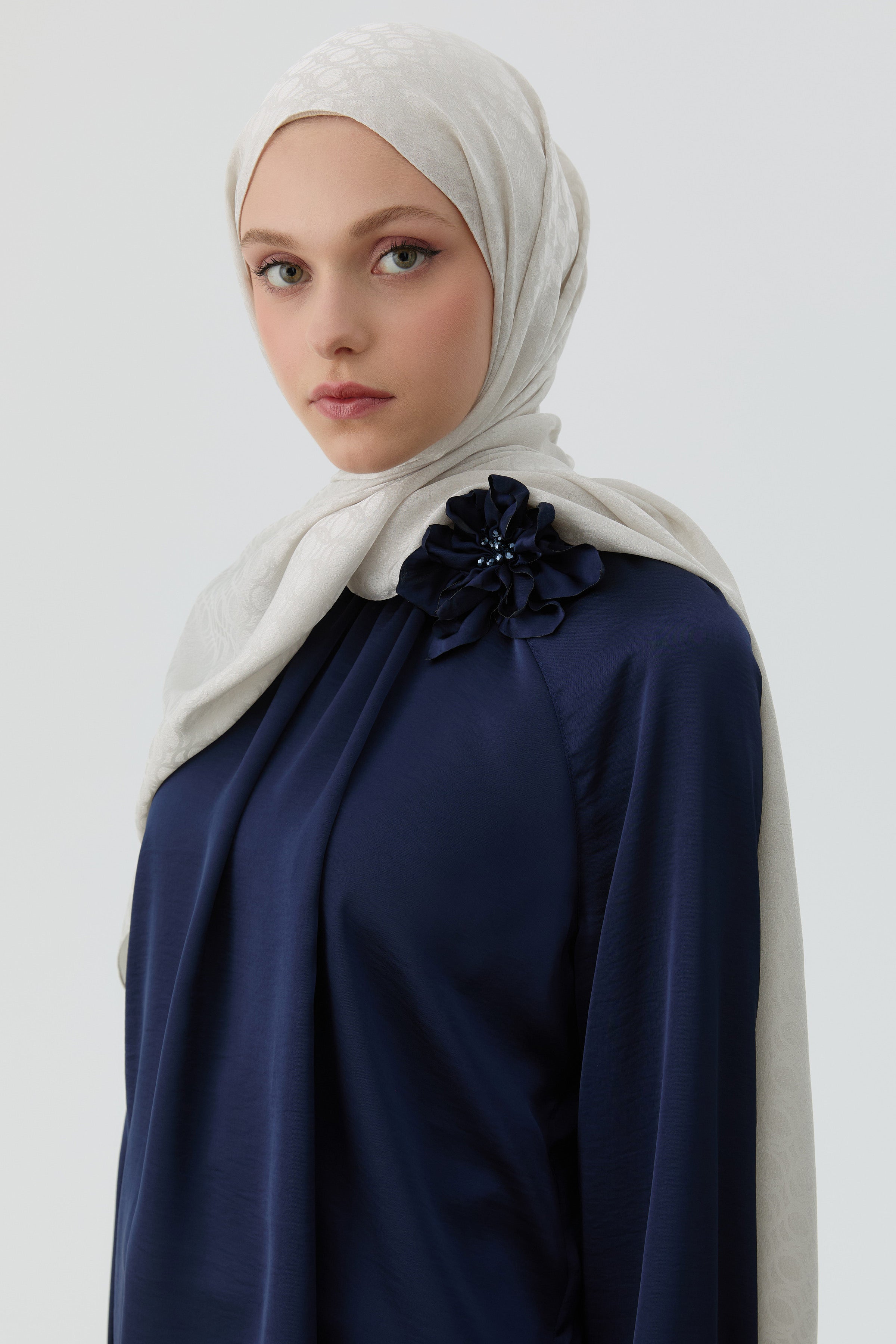 Halka Desen Janjan Jakar Şal - Gri TUGBA