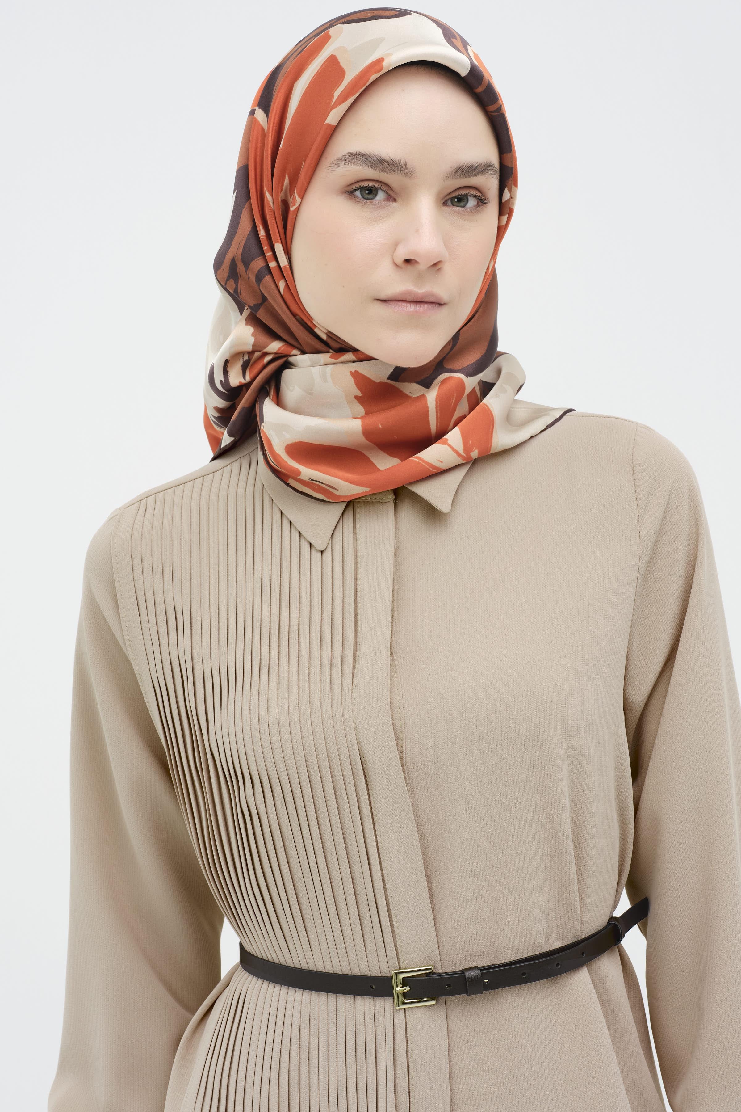 Hareketli Plise Parçalı Kemerli Tunik - Bej TUGBA