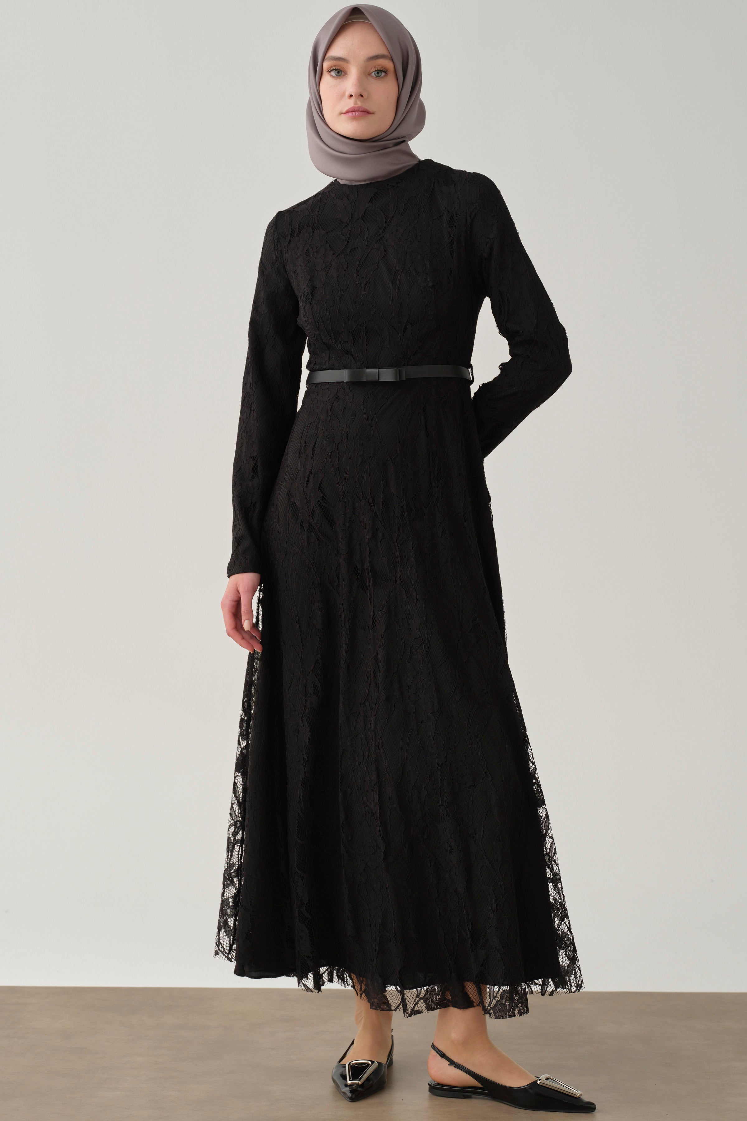 Hazır Kemerli Dantel Elbise - Siyah TUGBA