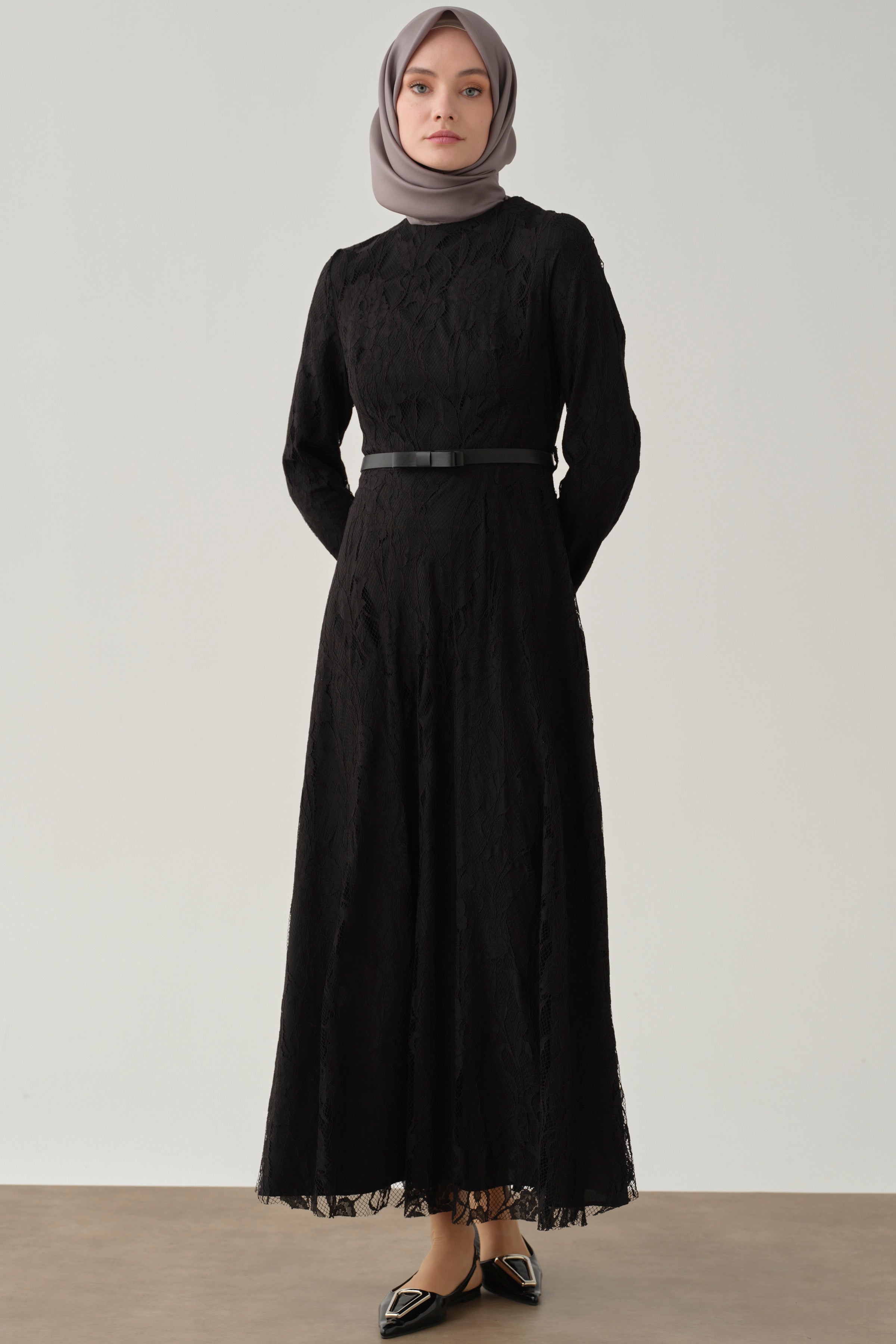 Hazır Kemerli Dantel Elbise - Siyah TUGBA