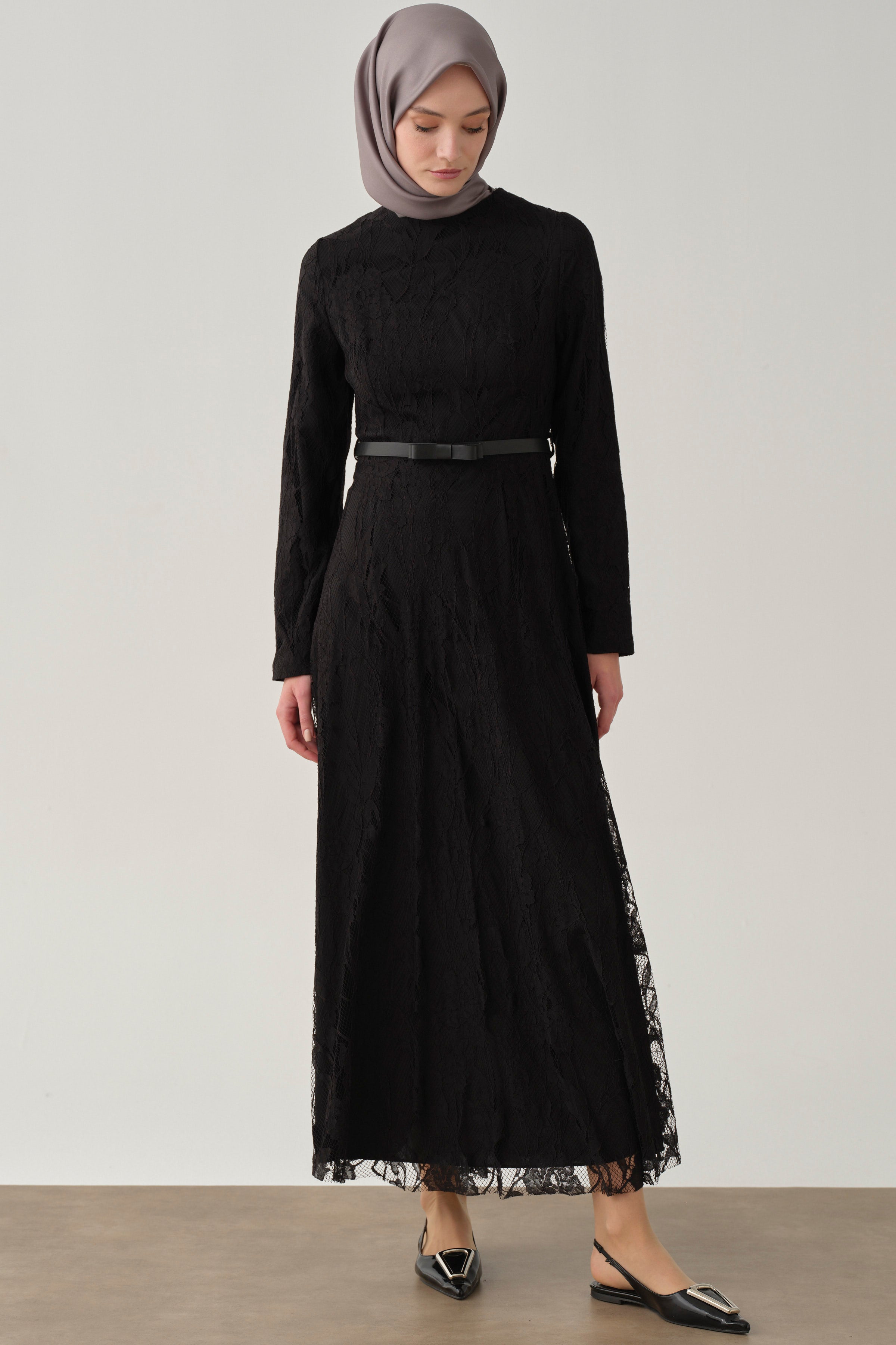 Hazır Kemerli Dantel Elbise - Siyah TUGBA