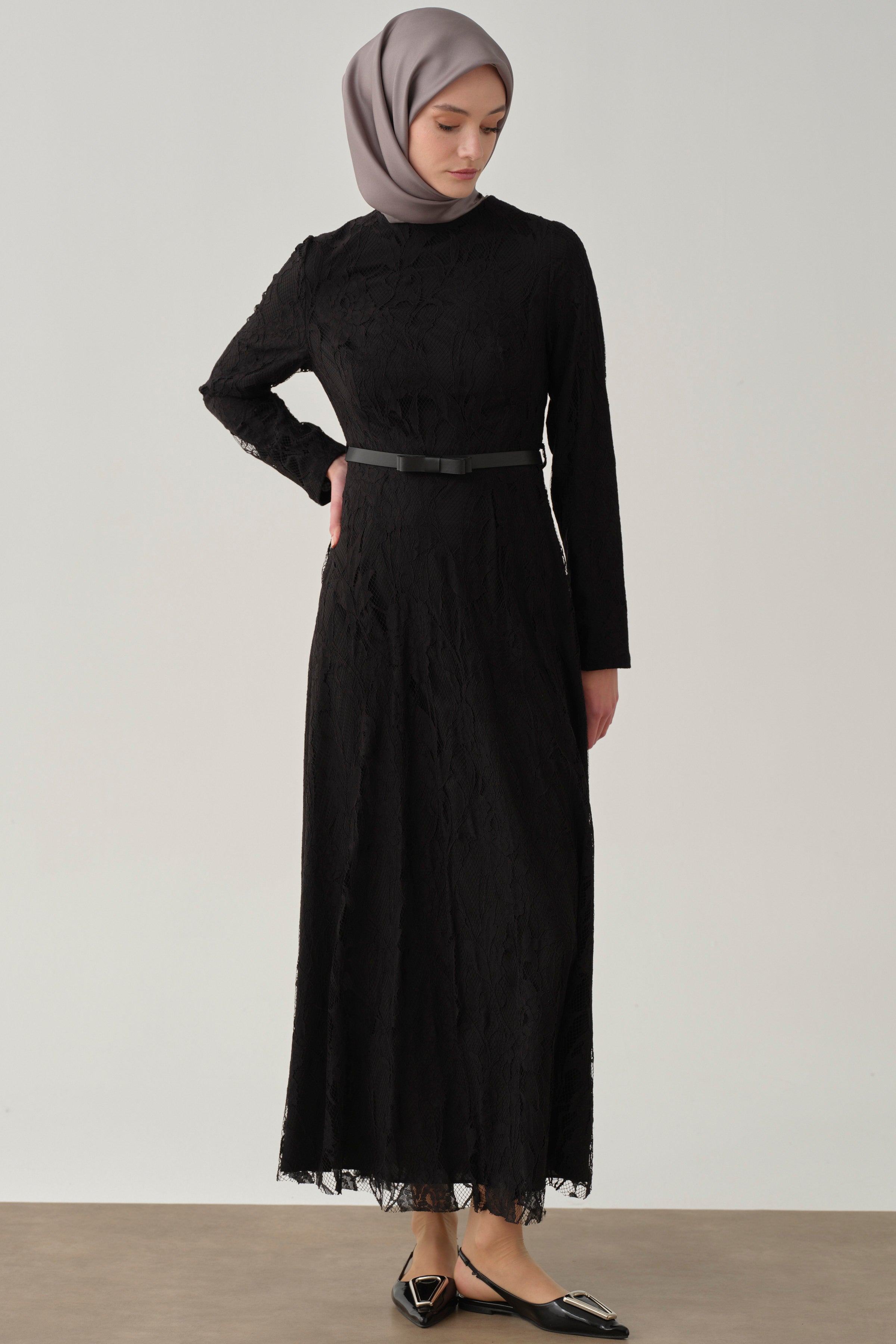 Hazır Kemerli Dantel Elbise - Siyah TUGBA