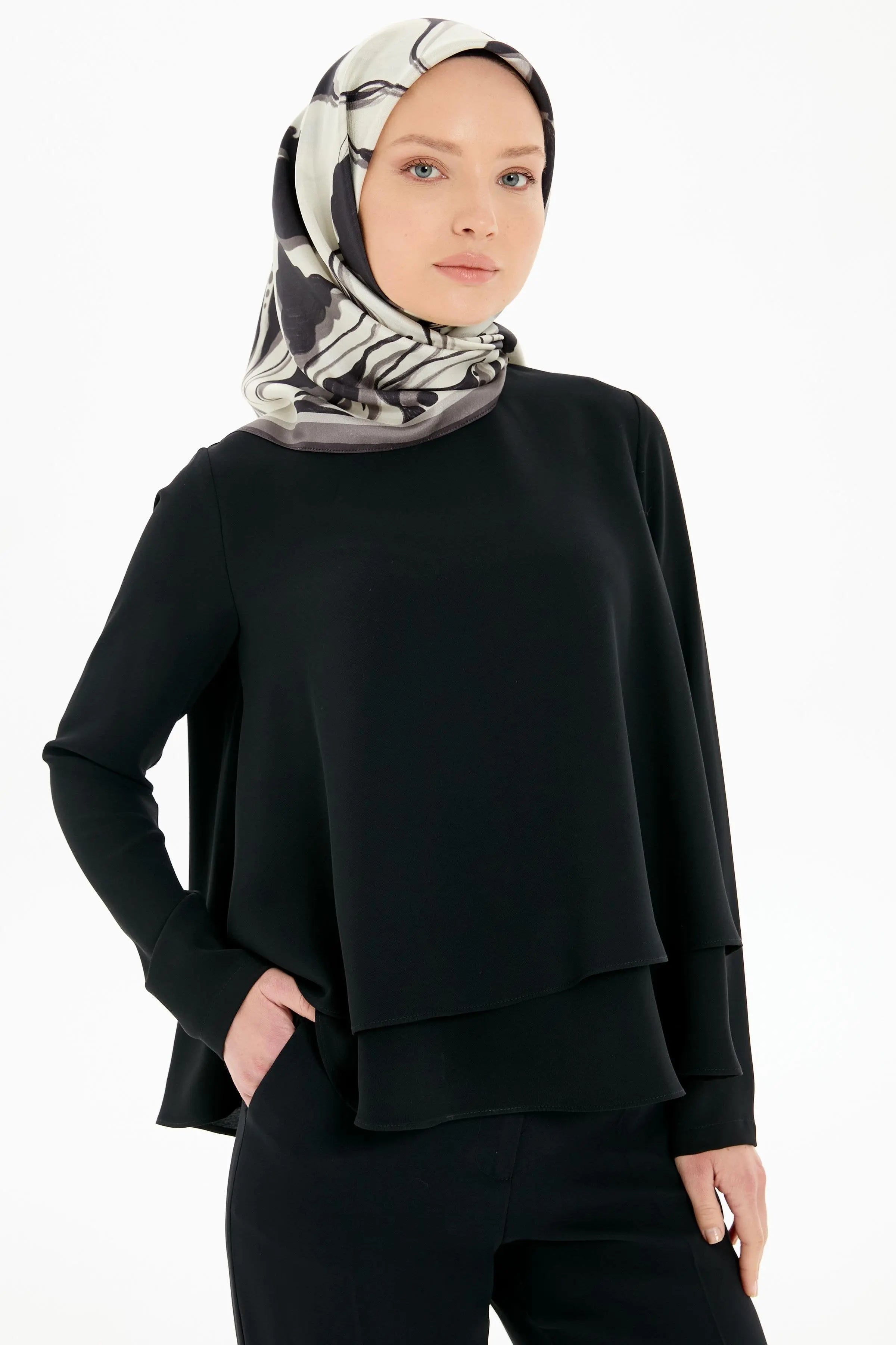 İki Katlı Bluz - Siyah TUGBA