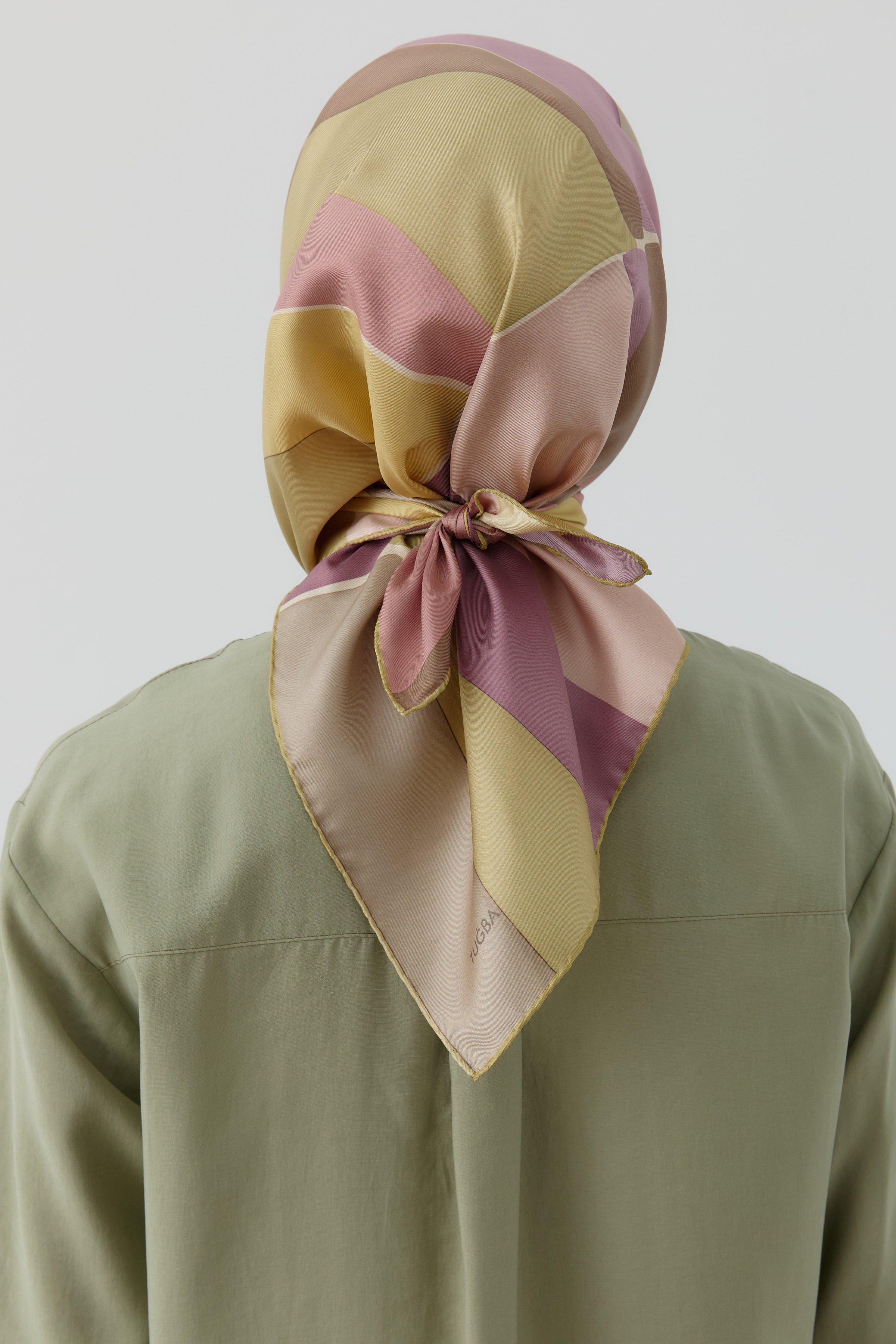 Ilgın Twill İpek Eşarp - Fıstık Yeşili TUGBA