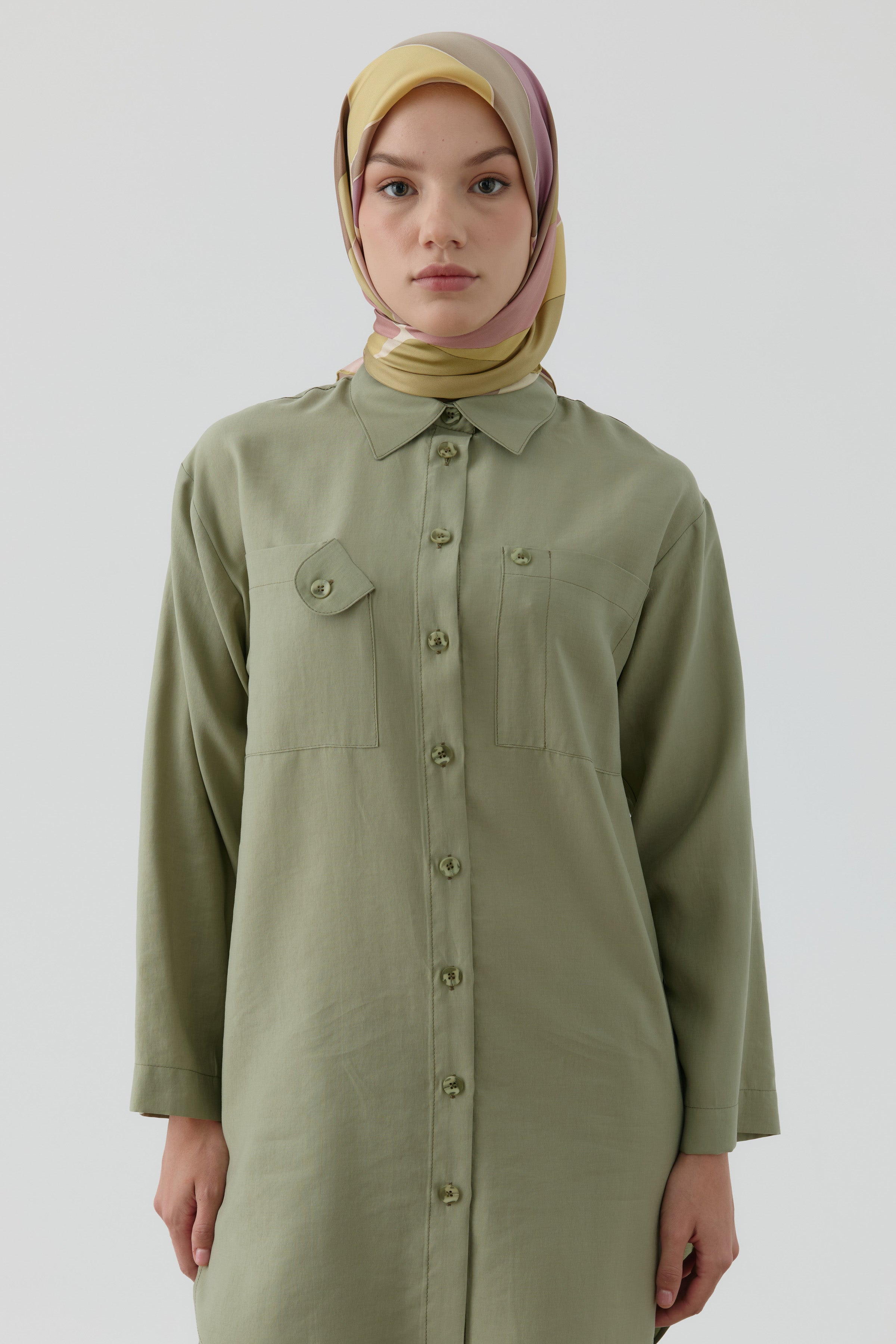 Ilgın Twill İpek Eşarp - Fıstık Yeşili TUGBA