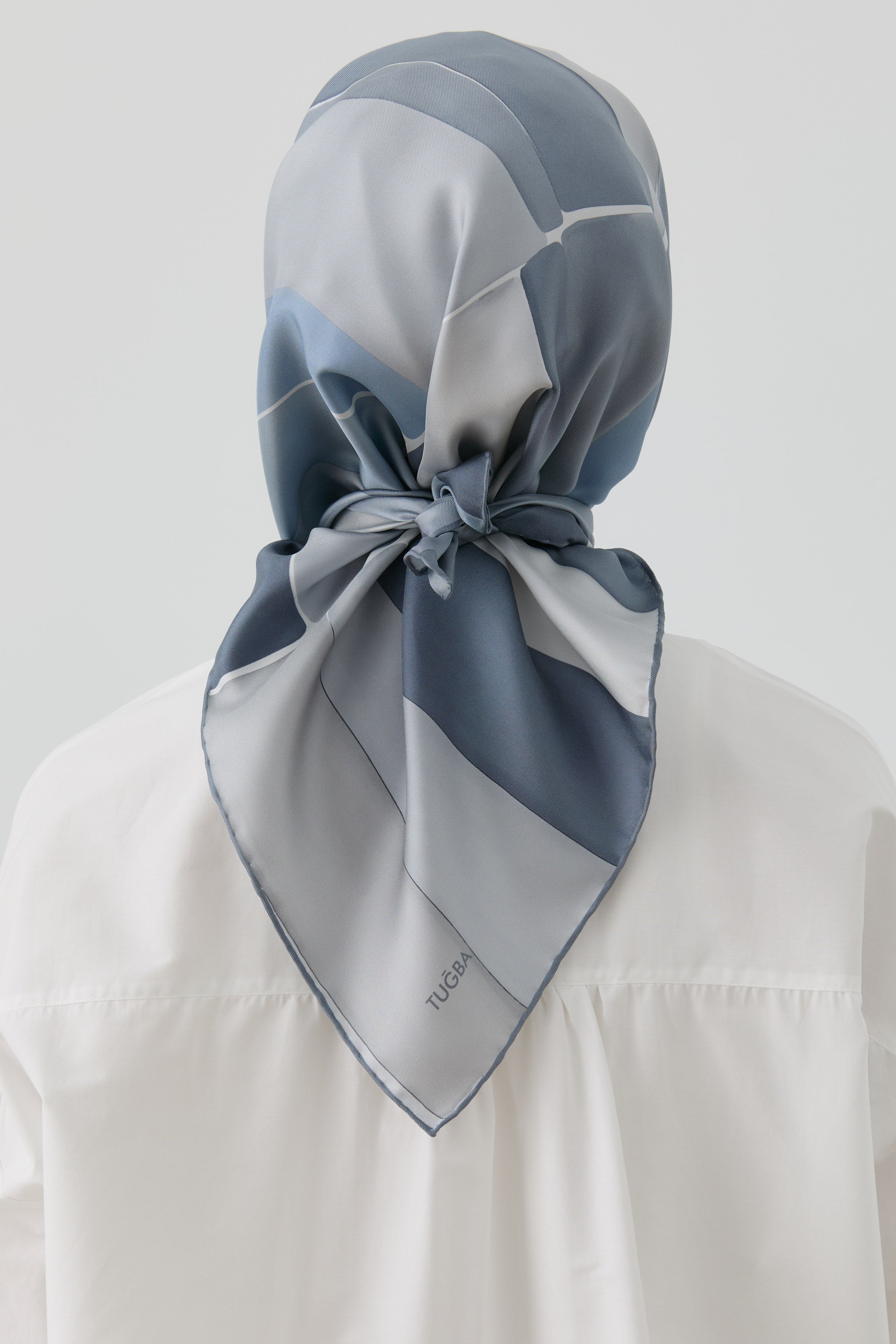 Ilgın Twill İpek Eşarp - Lacivert TUGBA