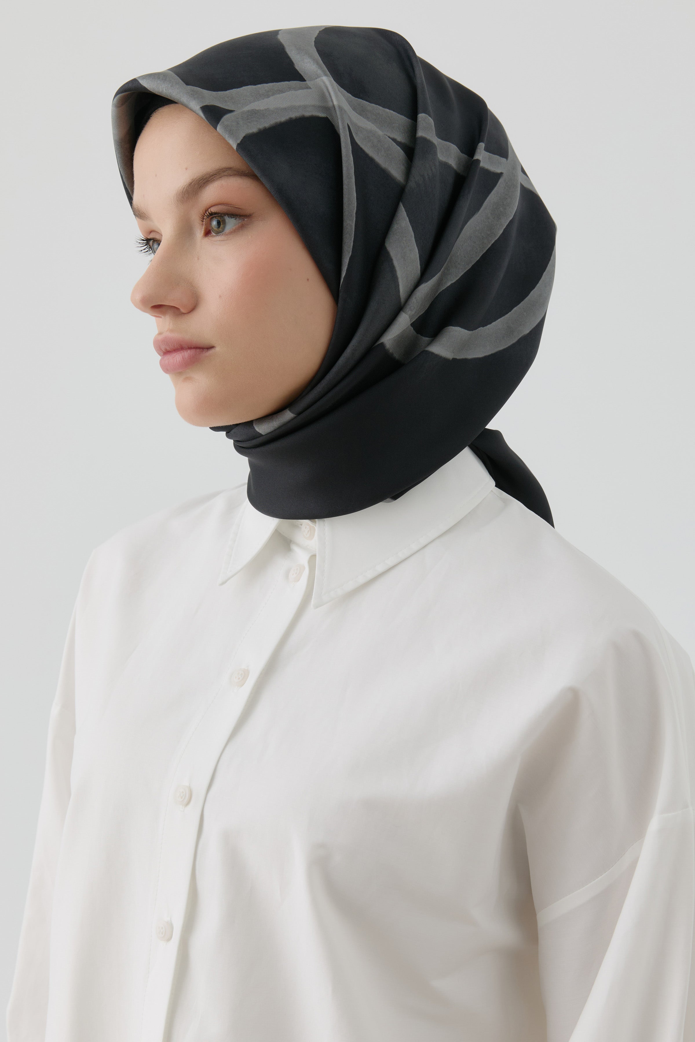 İnhina Twill İpek Eşarp - Siyah - Gri TUGBA