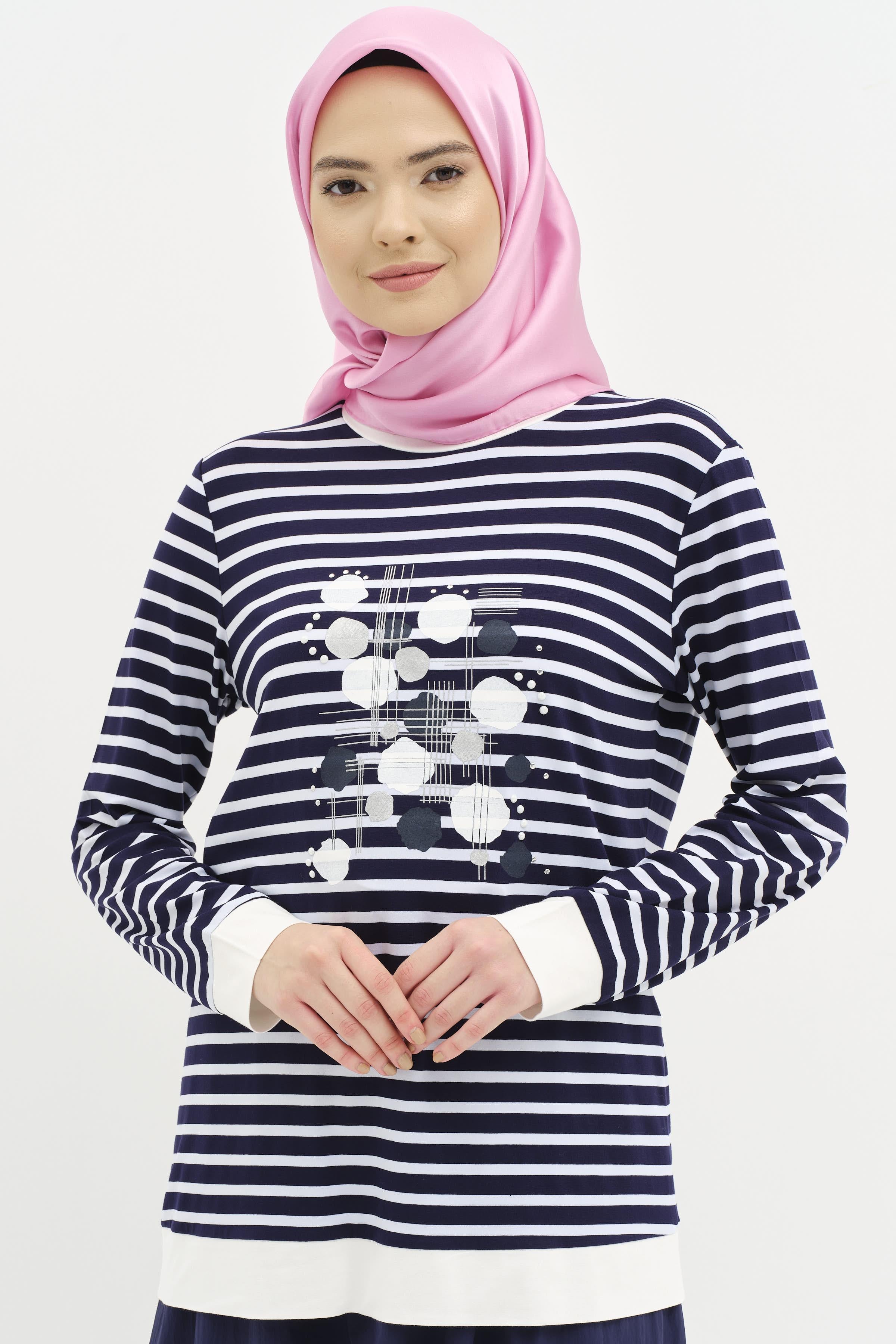 İşlemeli Çizgili Örme Bluz - Lacivert TUGBA