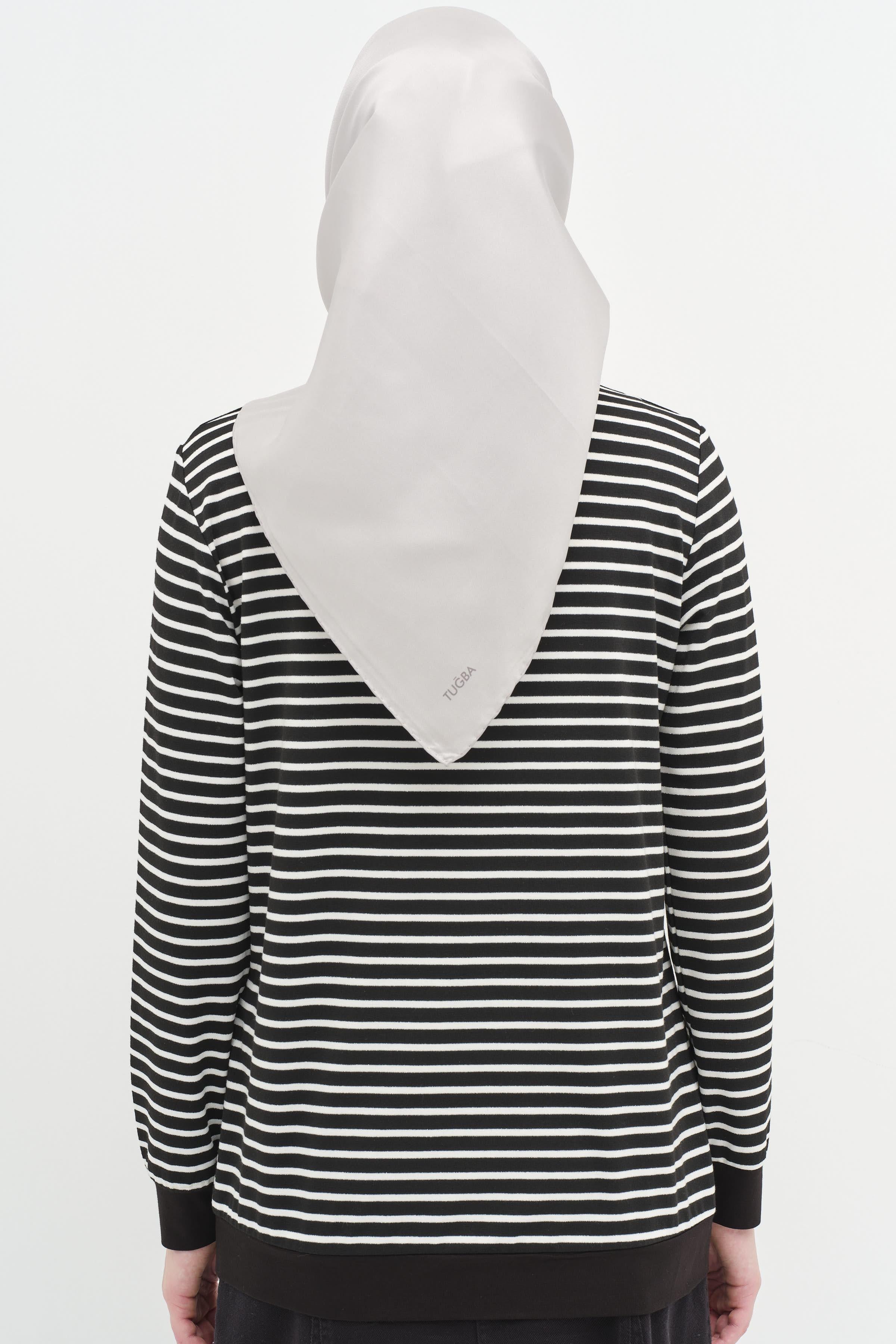 İşlemeli Çizgili Örme Bluz - Siyah TUGBA