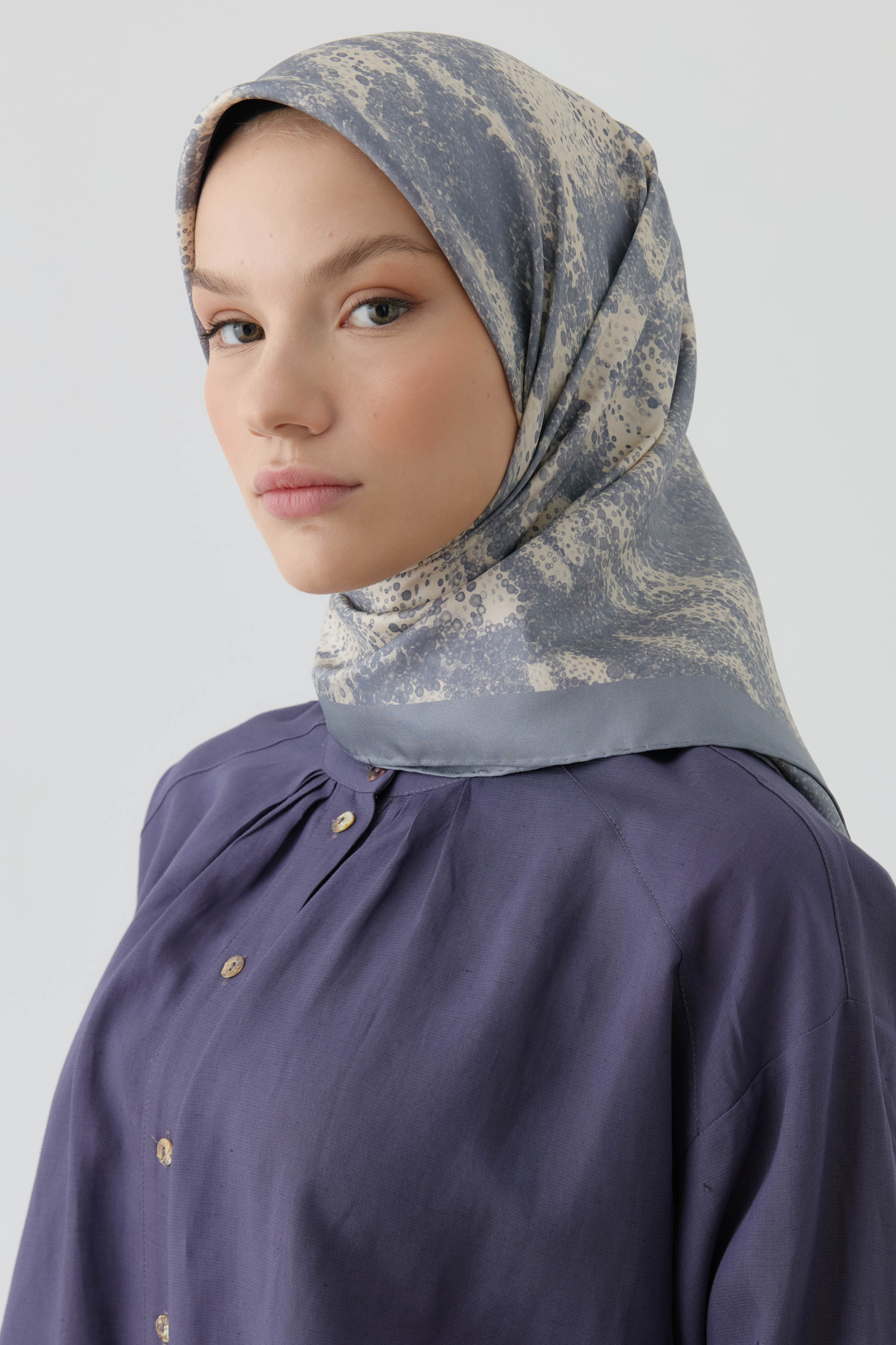 İzel Twill İpek Eşarp - Bulut TUGBA