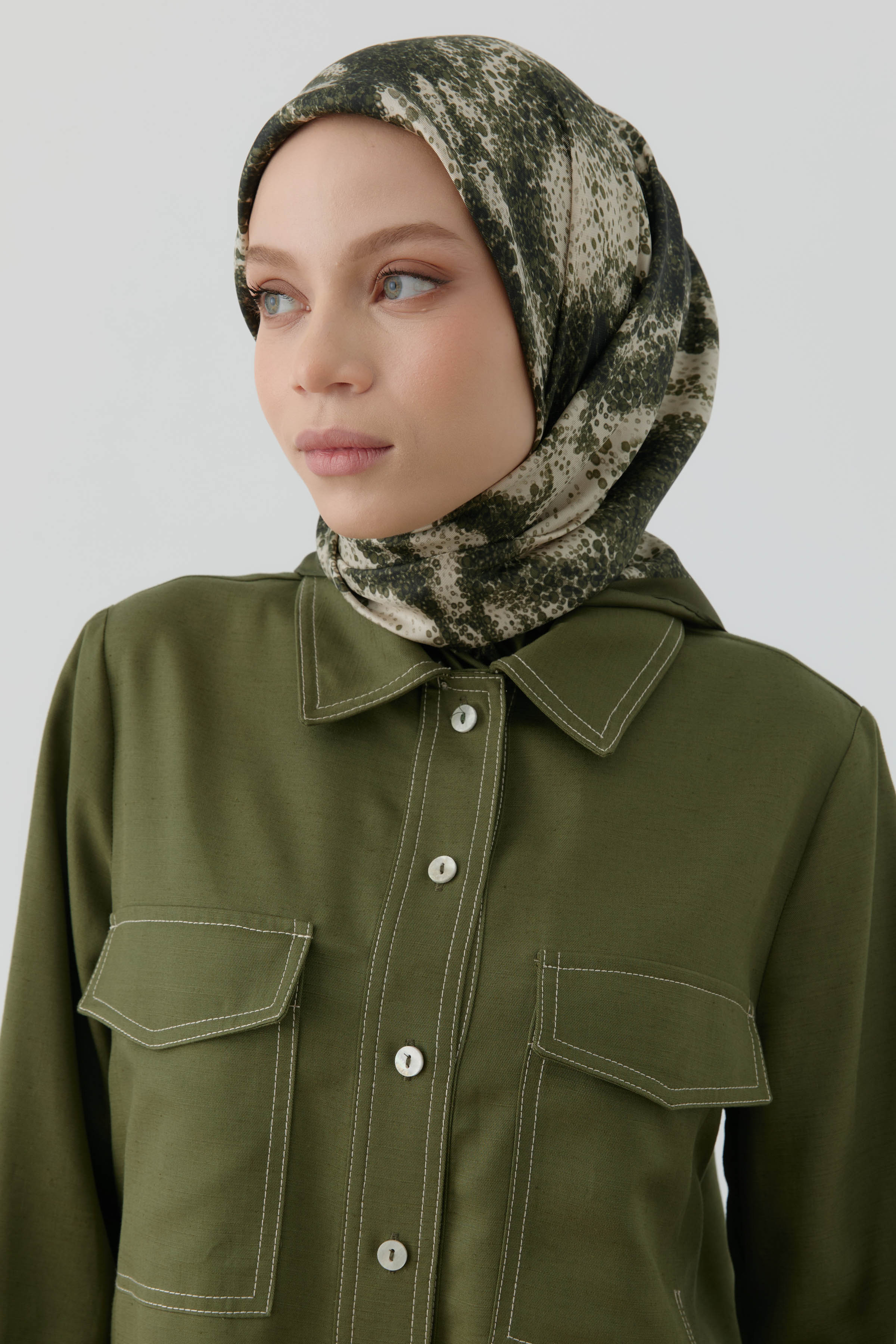 İzel Twill İpek Eşarp - Haki TUGBA