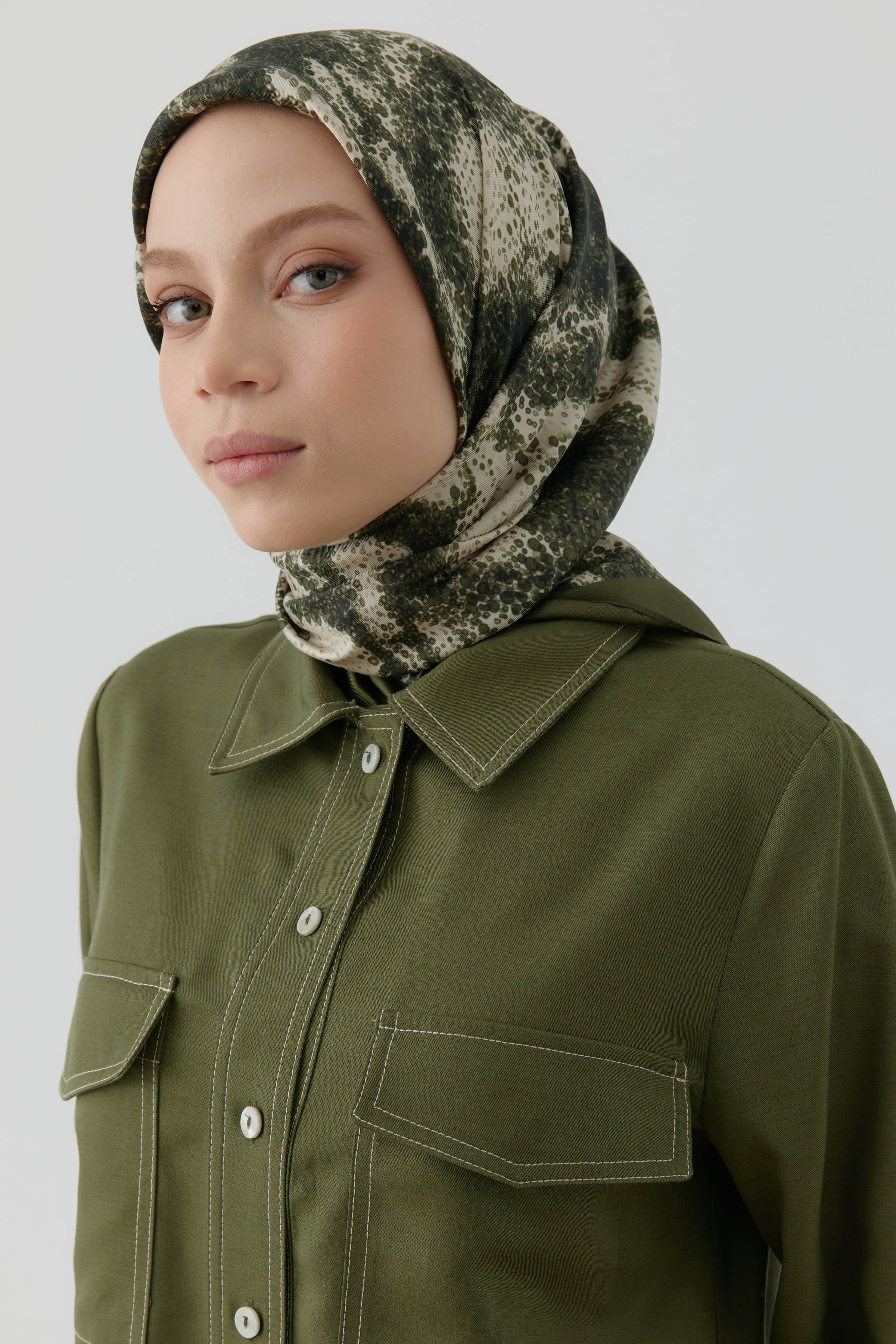 İzel Twill İpek Eşarp - Haki TUGBA