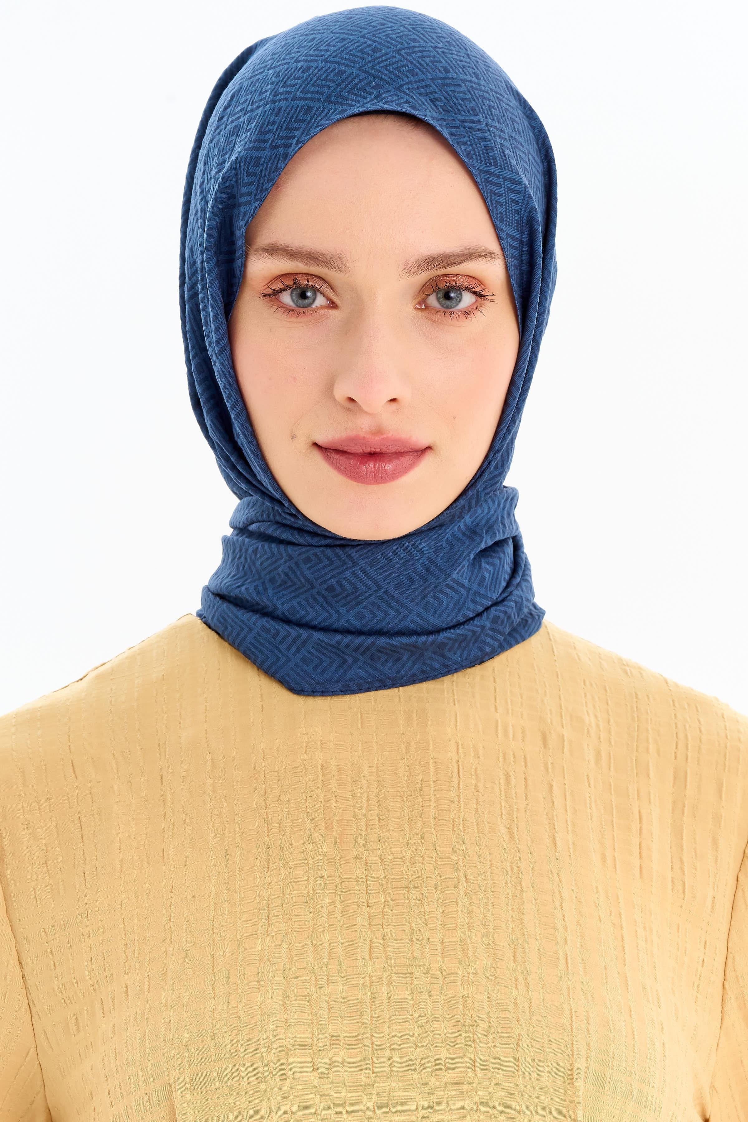 Geometrik Desen Viskon Şal - İndigo TUGBA