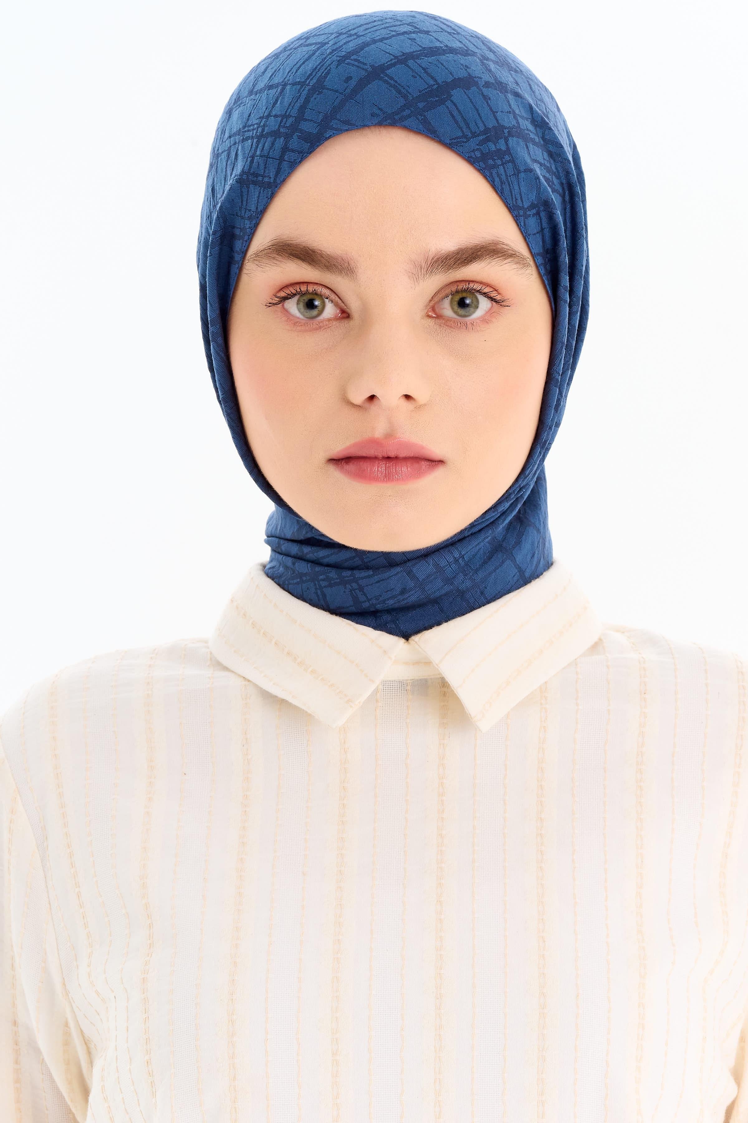 Çizik Desen Viskon Şal - İndigo TUGBA