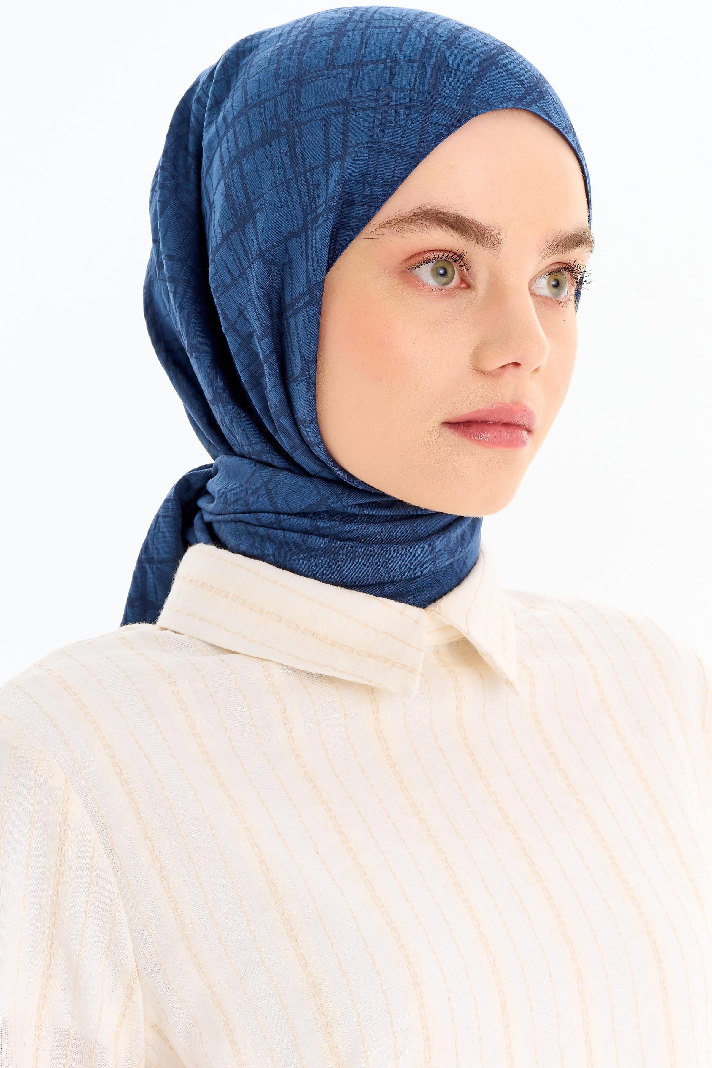 Çizik Desen Viskon Şal - İndigo TUGBA