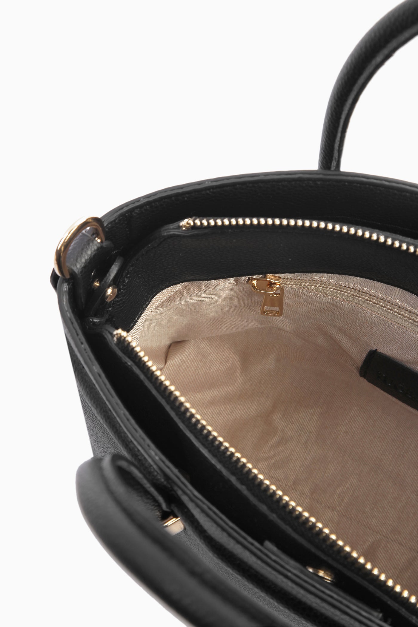 Kabartma Desenli Kova Çanta - Siyah TUGBA