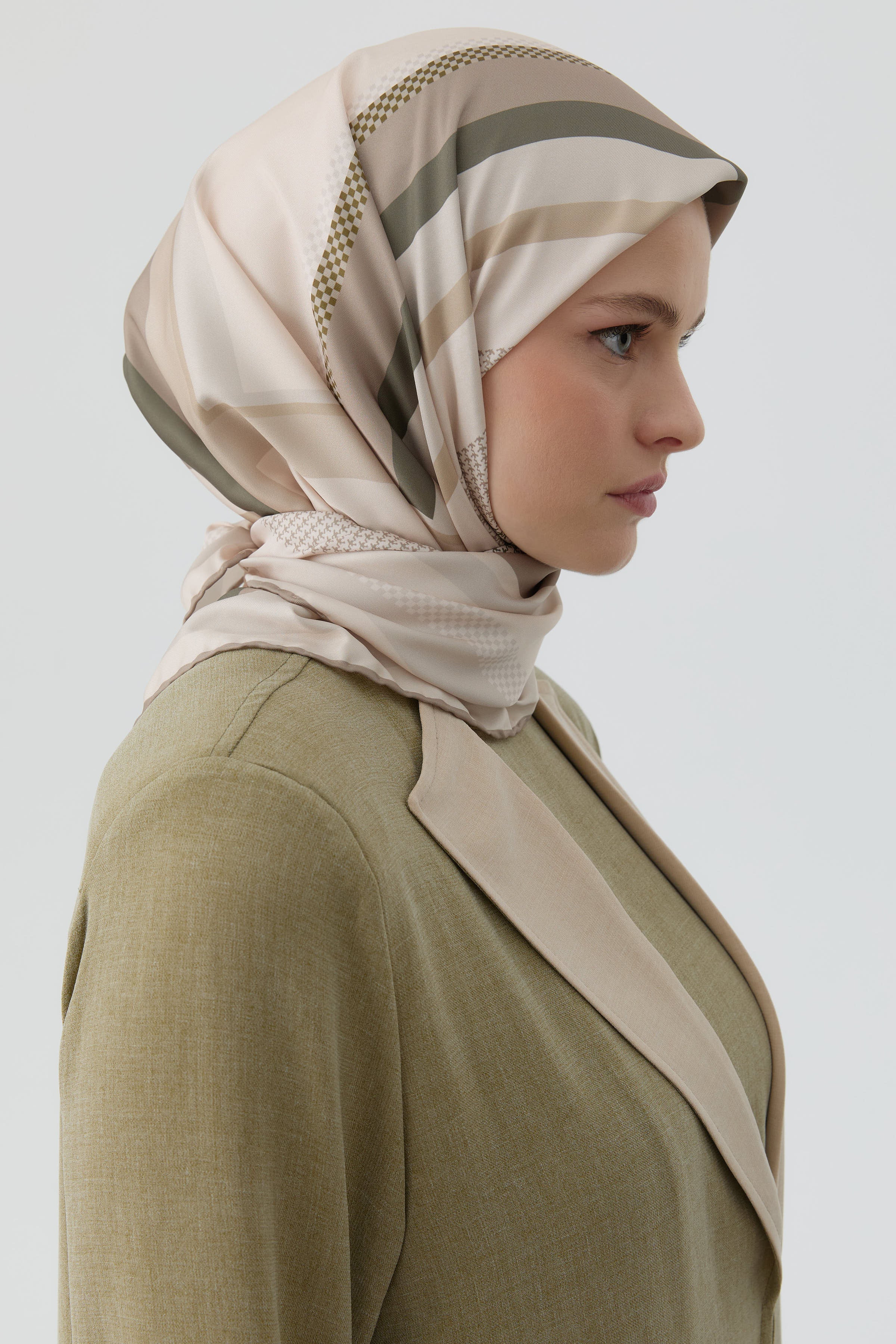 Kalın Çizgi Desenli Stil Eşarp - Bej TUGBA