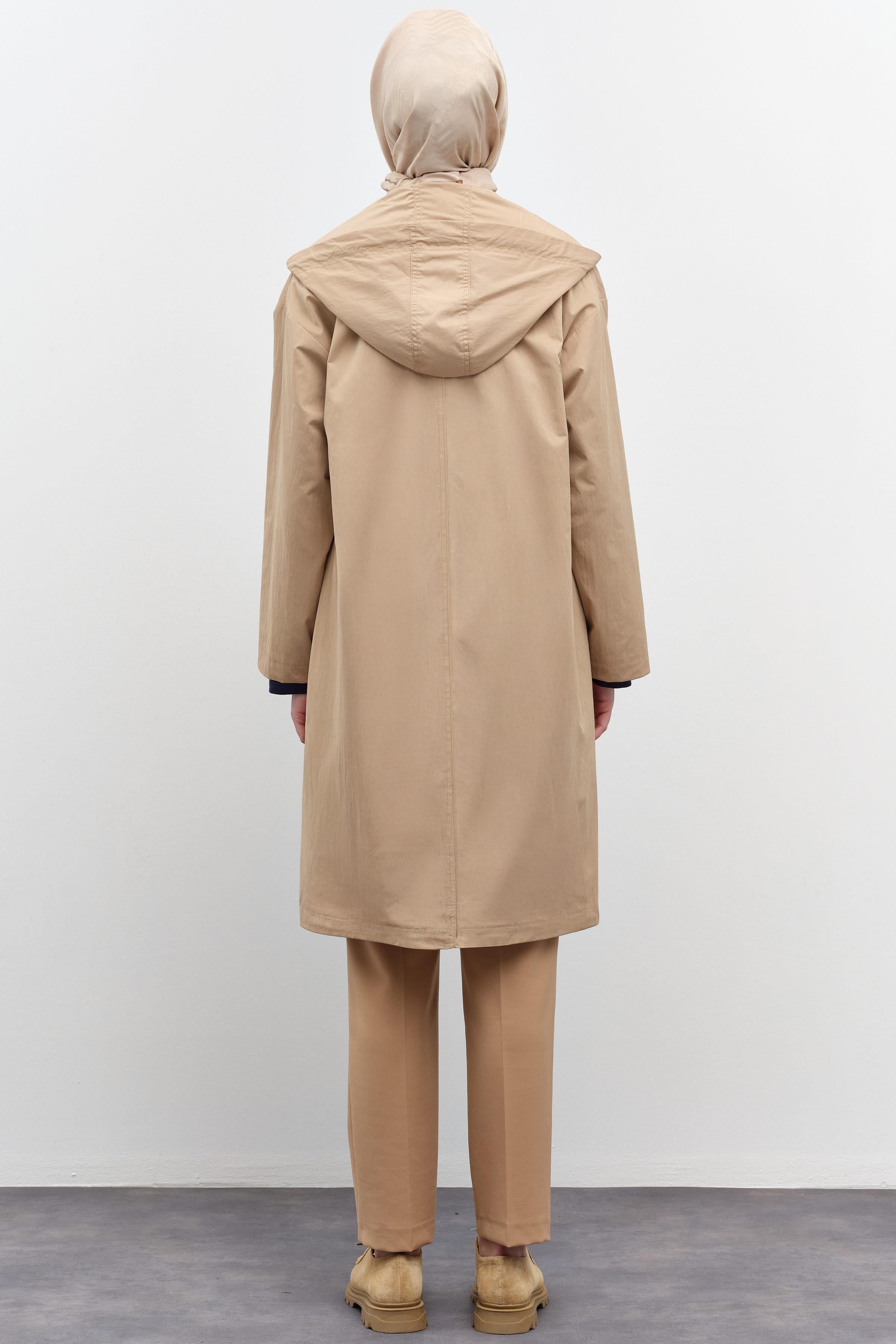 Kapüşonlu Çıtçıt Kapamalı Kap - Camel TUGBA