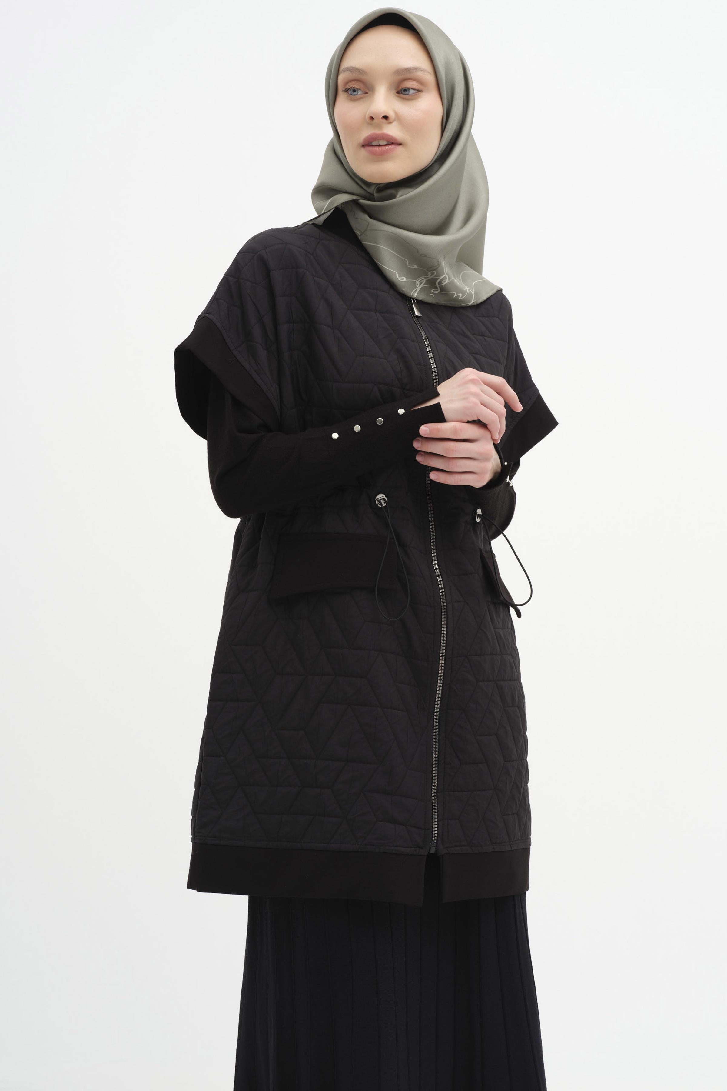 Kapitone Yelek - Siyah TUGBA