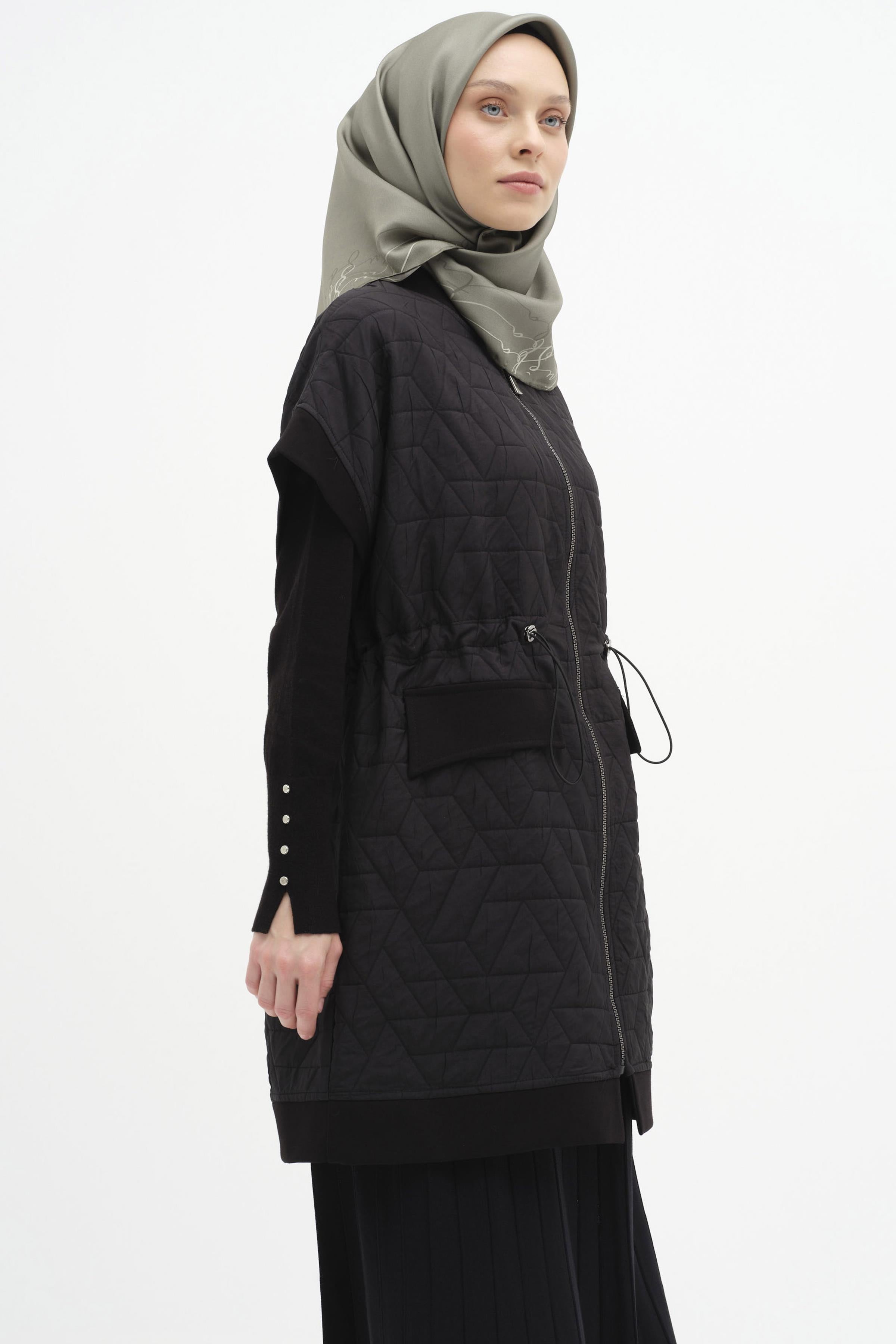 Kapitone Yelek - Siyah TUGBA