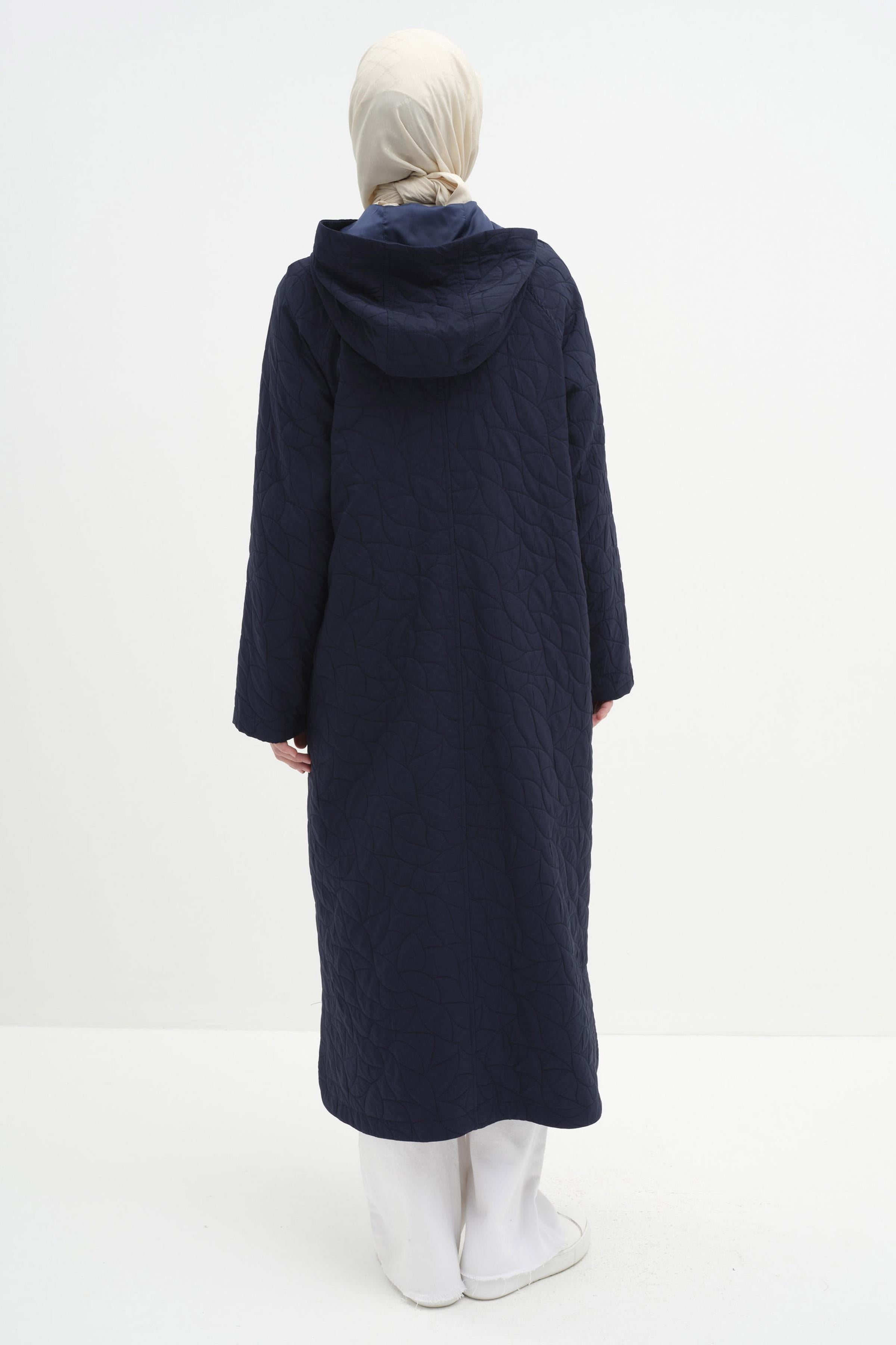 Kapüşonlu Çıtçıt Kapamalı İnce Kapitone Kap - Lacivert TUGBA