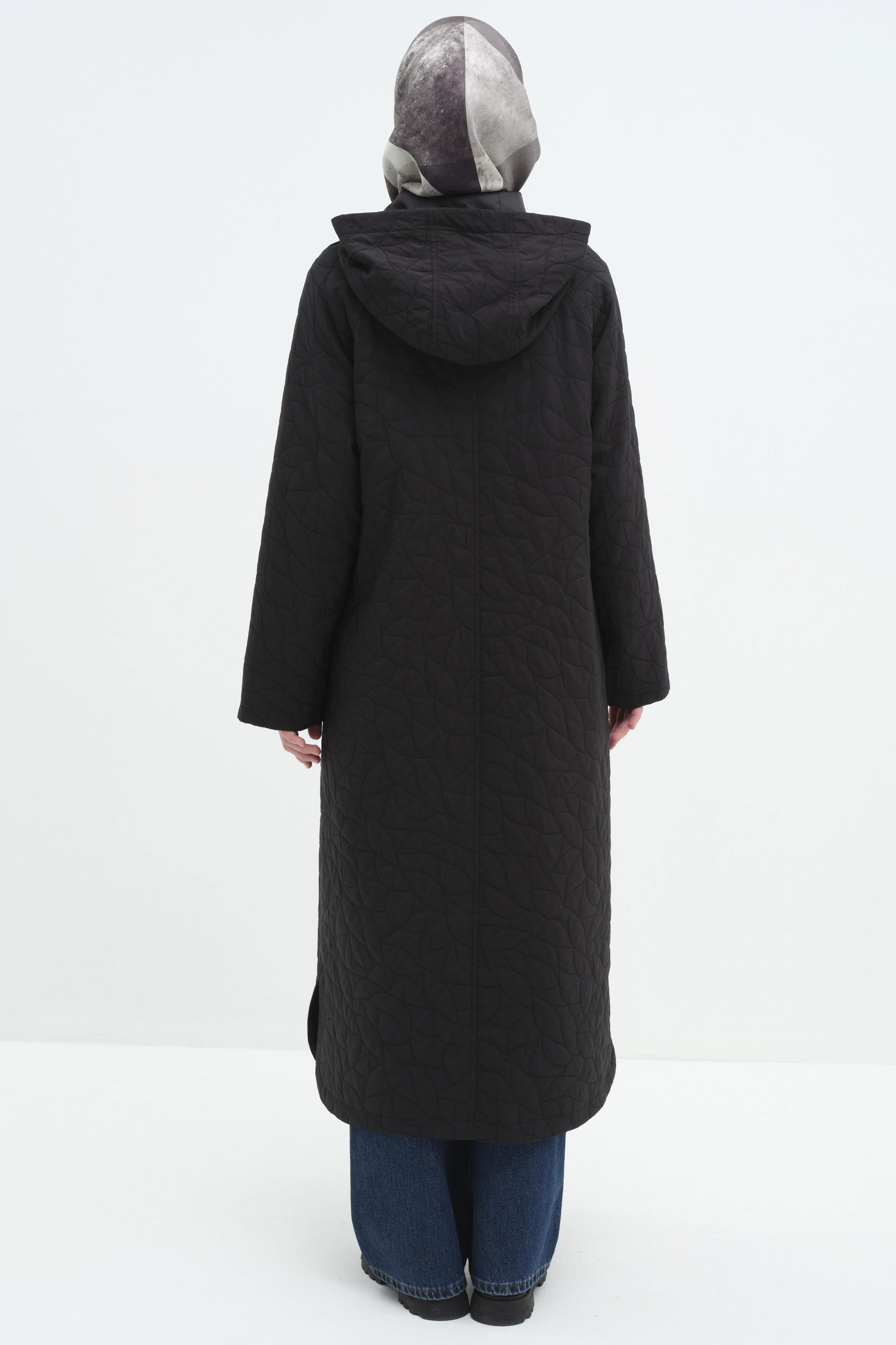 Kapüşonlu Çıtçıt Kapamalı İnce Kapitone Kap - Siyah TUGBA