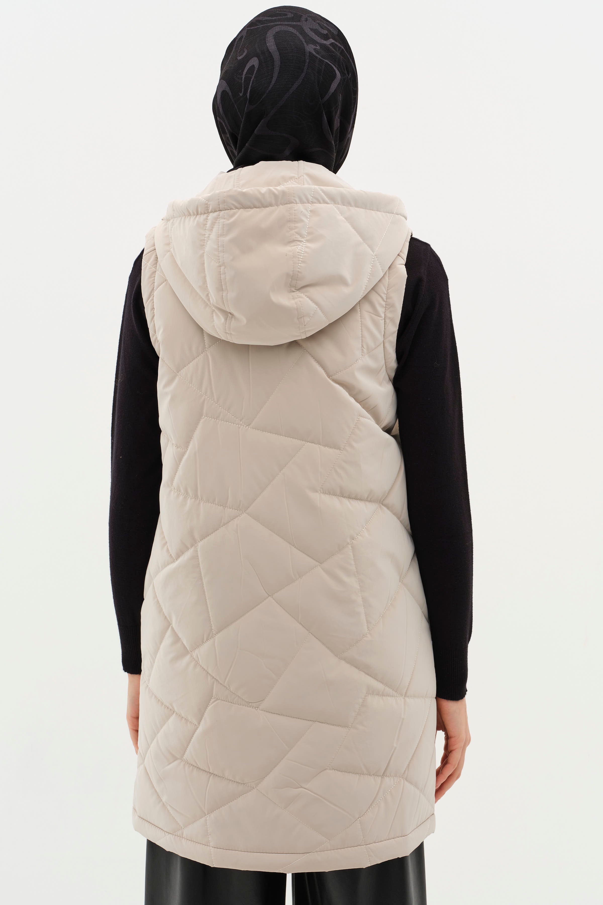 Kapüşonlu Fermuar Cepli Kapitone Yelek - Taş TUGBA