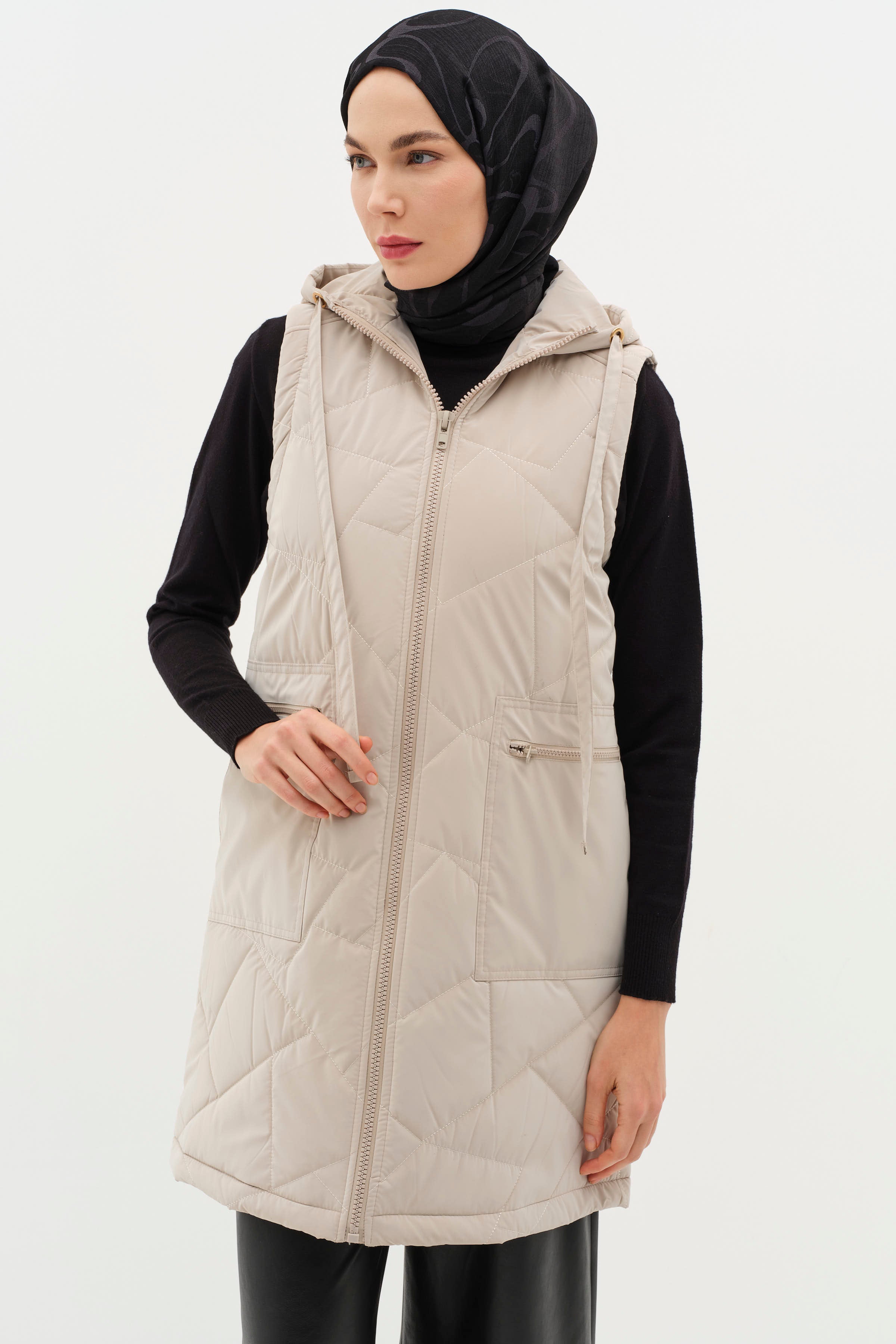 Kapüşonlu Fermuar Cepli Kapitone Yelek - Taş TUGBA