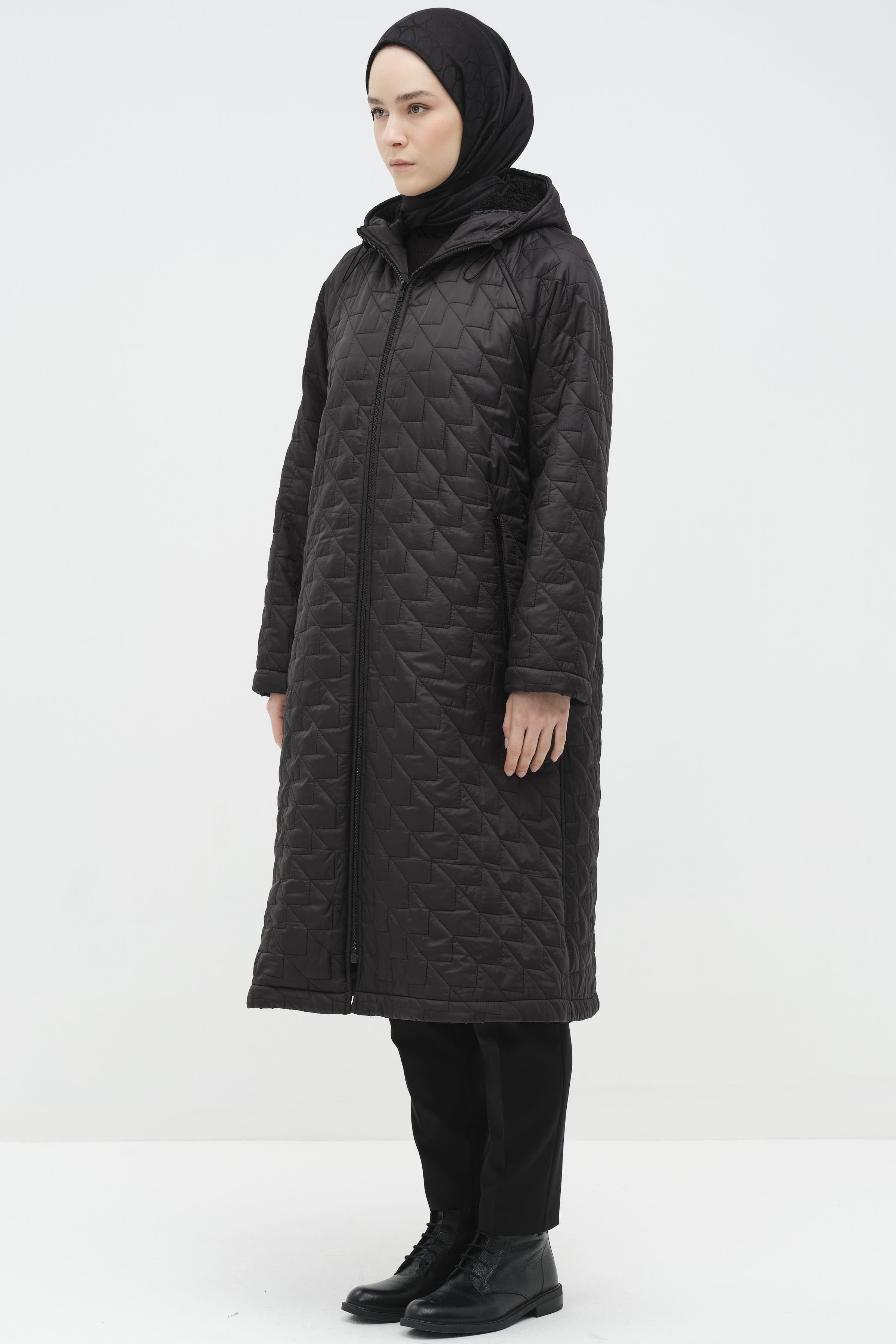 Kapüşonlu Kapitone Kaban - Siyah TUGBA