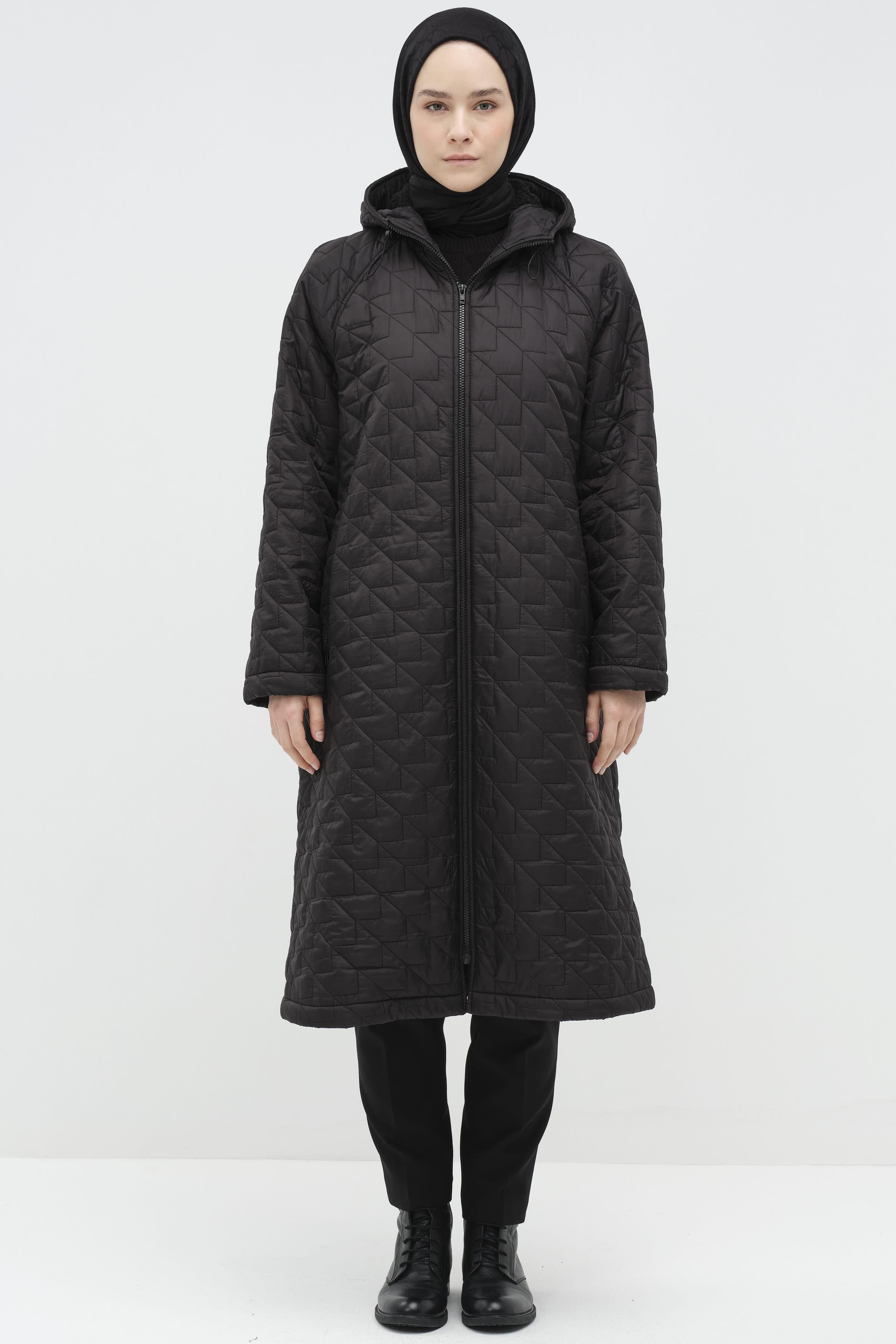 Kapüşonlu Kapitone Kaban - Siyah TUGBA