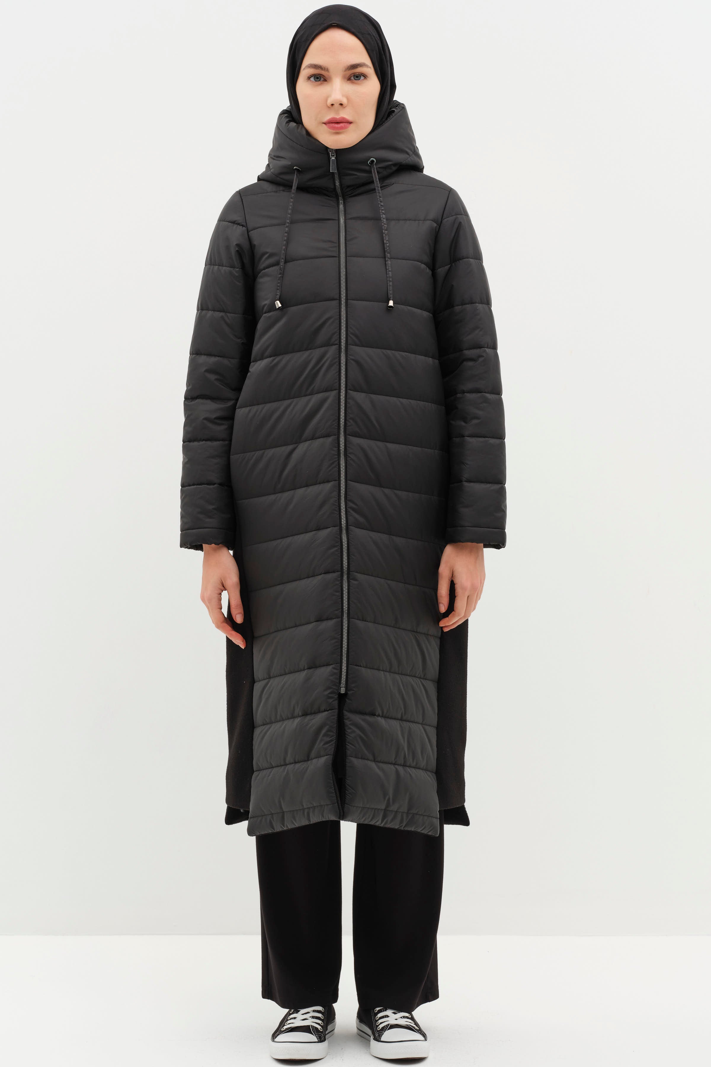 Kapüşonlu Kapitone Kaban - Siyah TUGBA