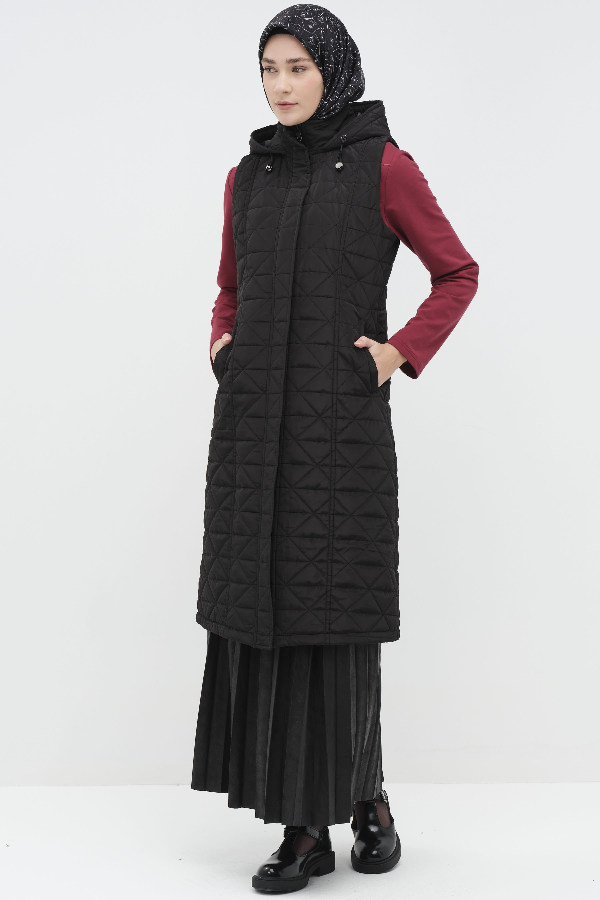 Kapüşonlu Kapitone Uzun Yelek - Siyah TUGBA