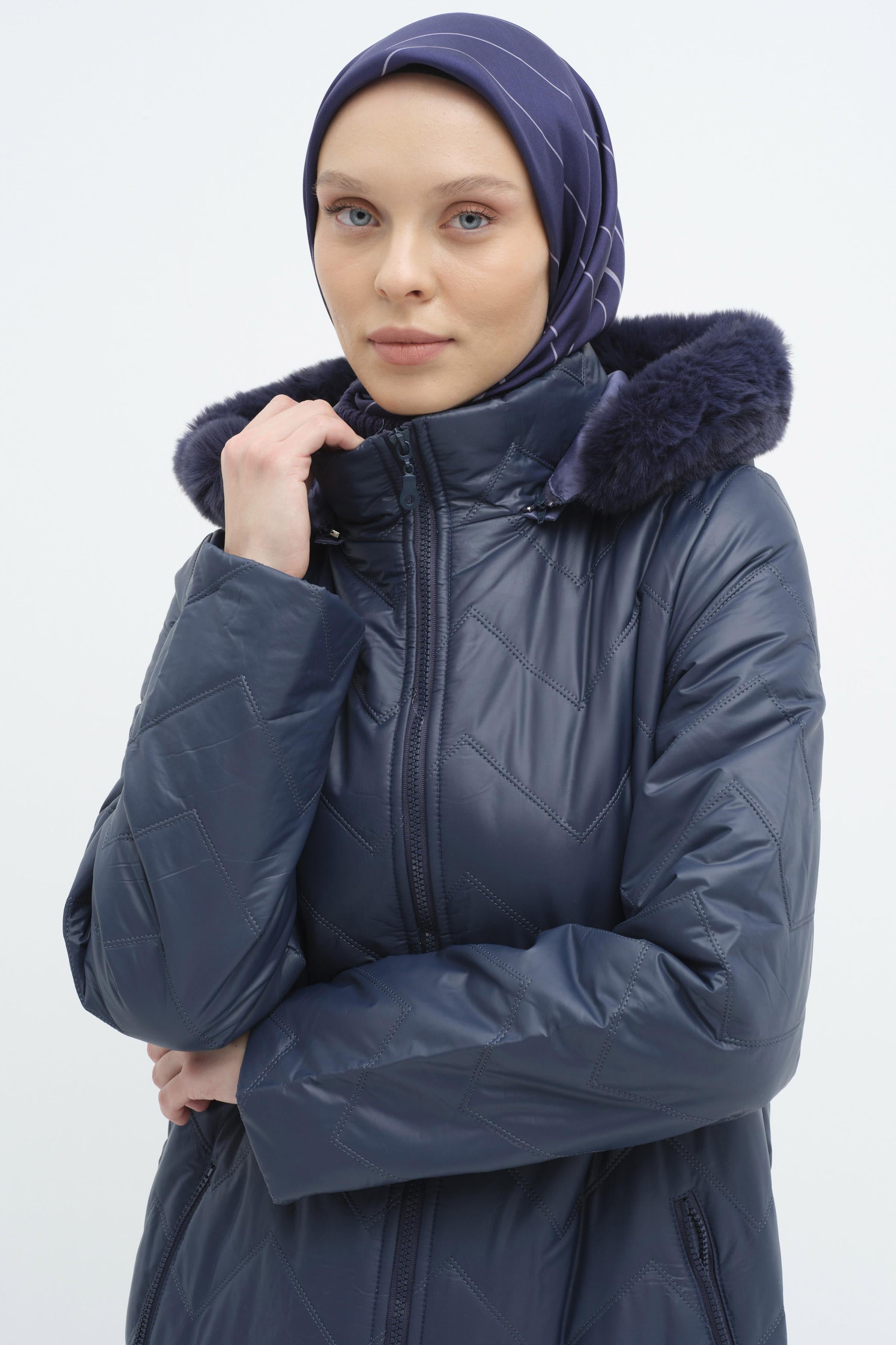 Kapüşonu Kürklü Kapitone Kaban - İndigo TUGBA