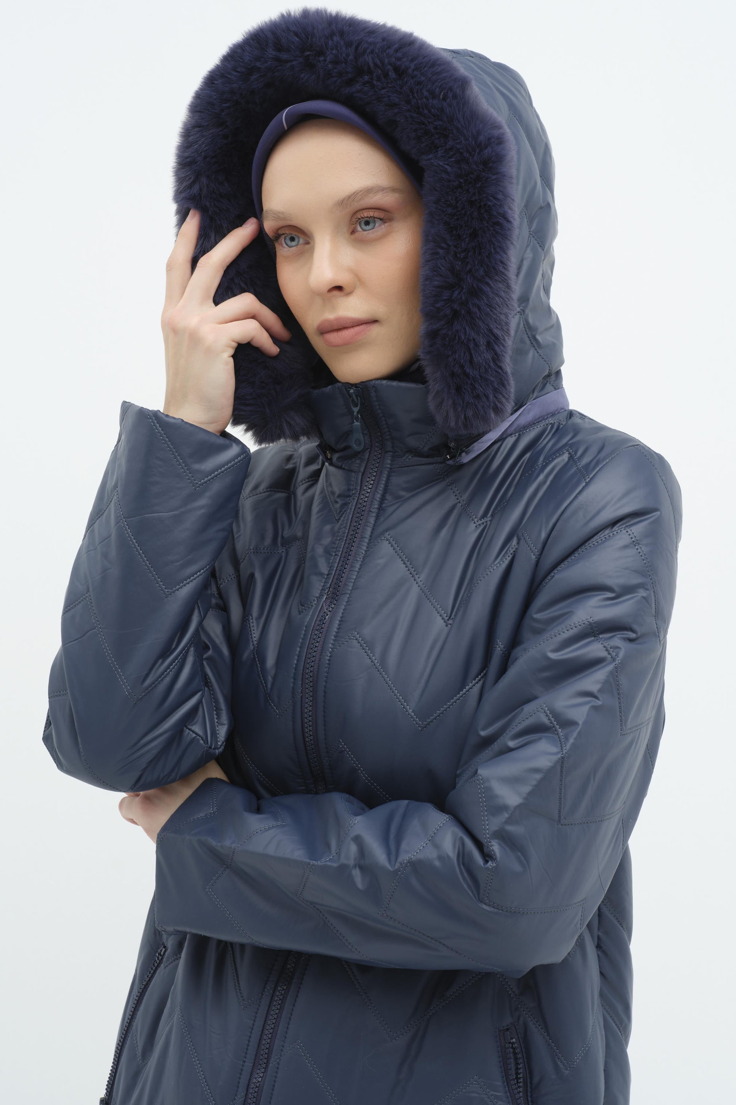 Kapüşonu Kürklü Kapitone Kaban - İndigo TUGBA