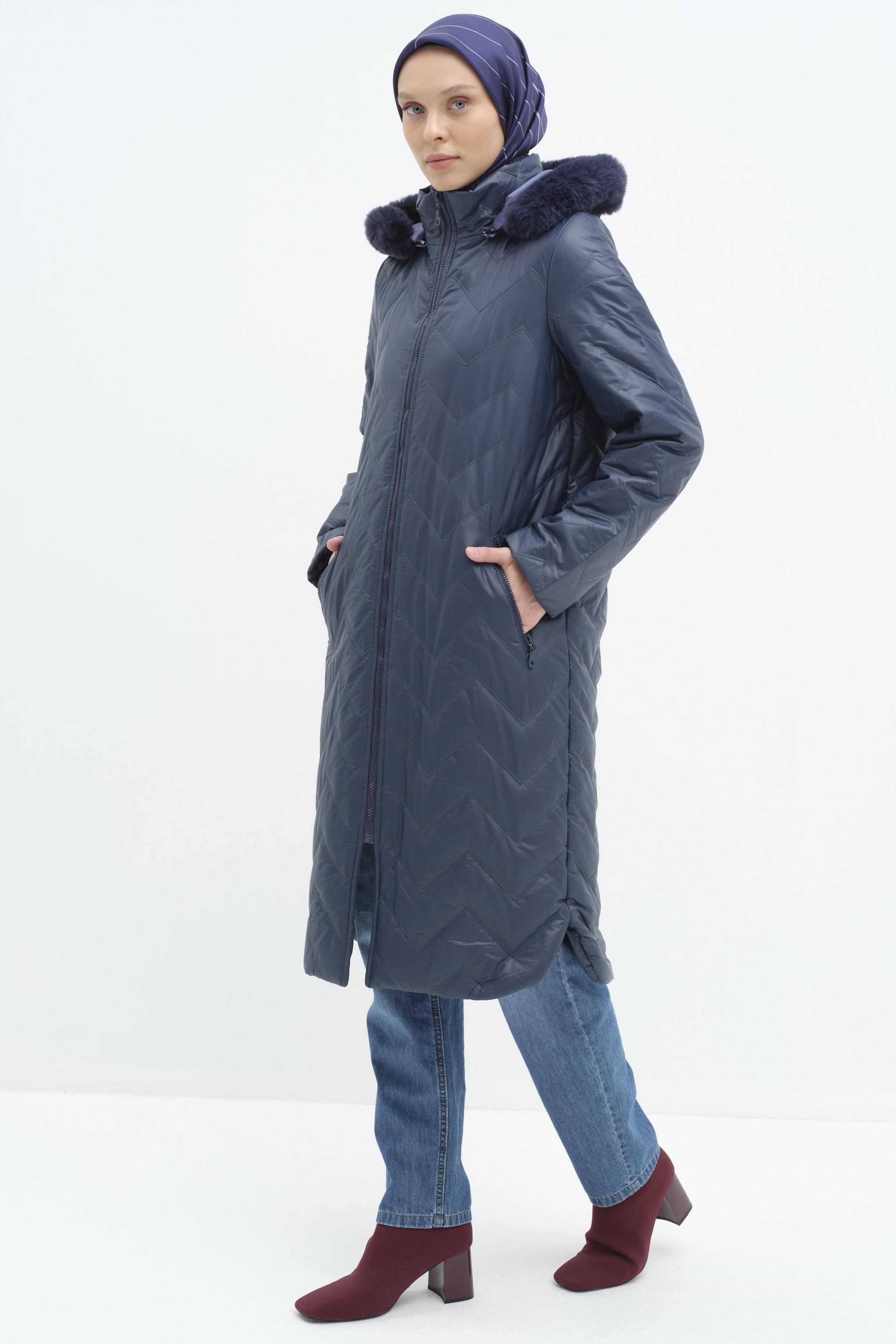Kapüşonu Kürklü Kapitone Kaban - İndigo TUGBA