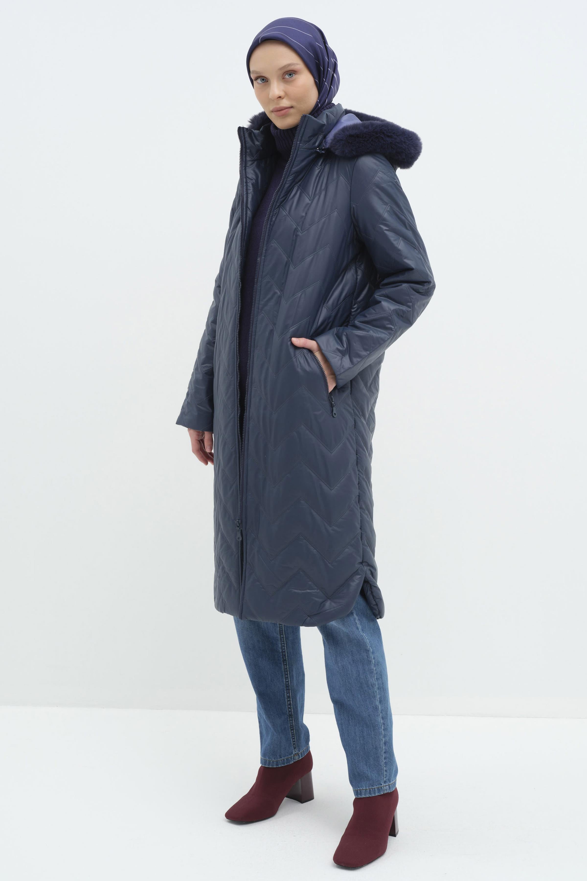 Kapüşonu Kürklü Kapitone Kaban - İndigo TUGBA