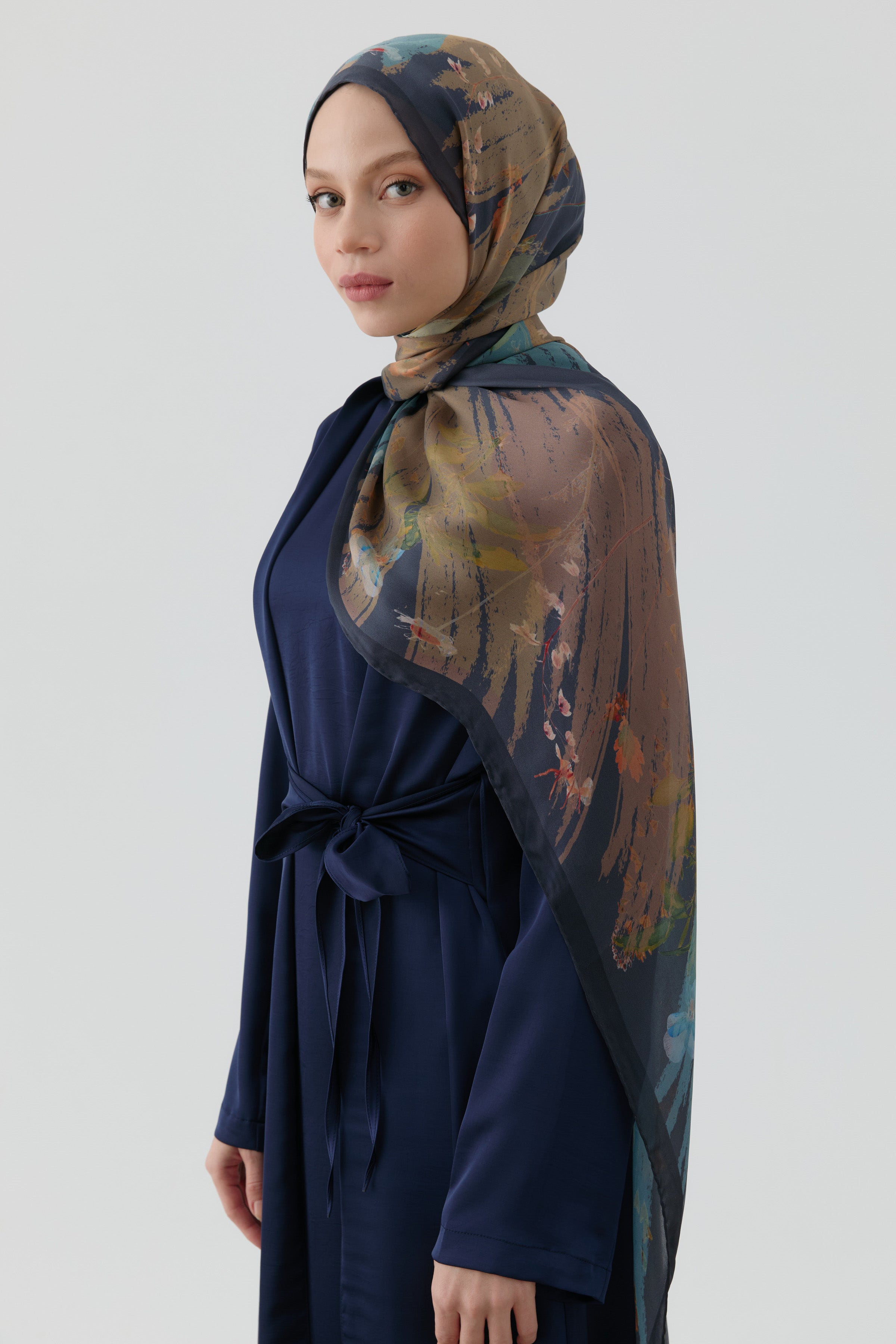 Kardelen Şifon İpek Şal - Lacivert TUGBA