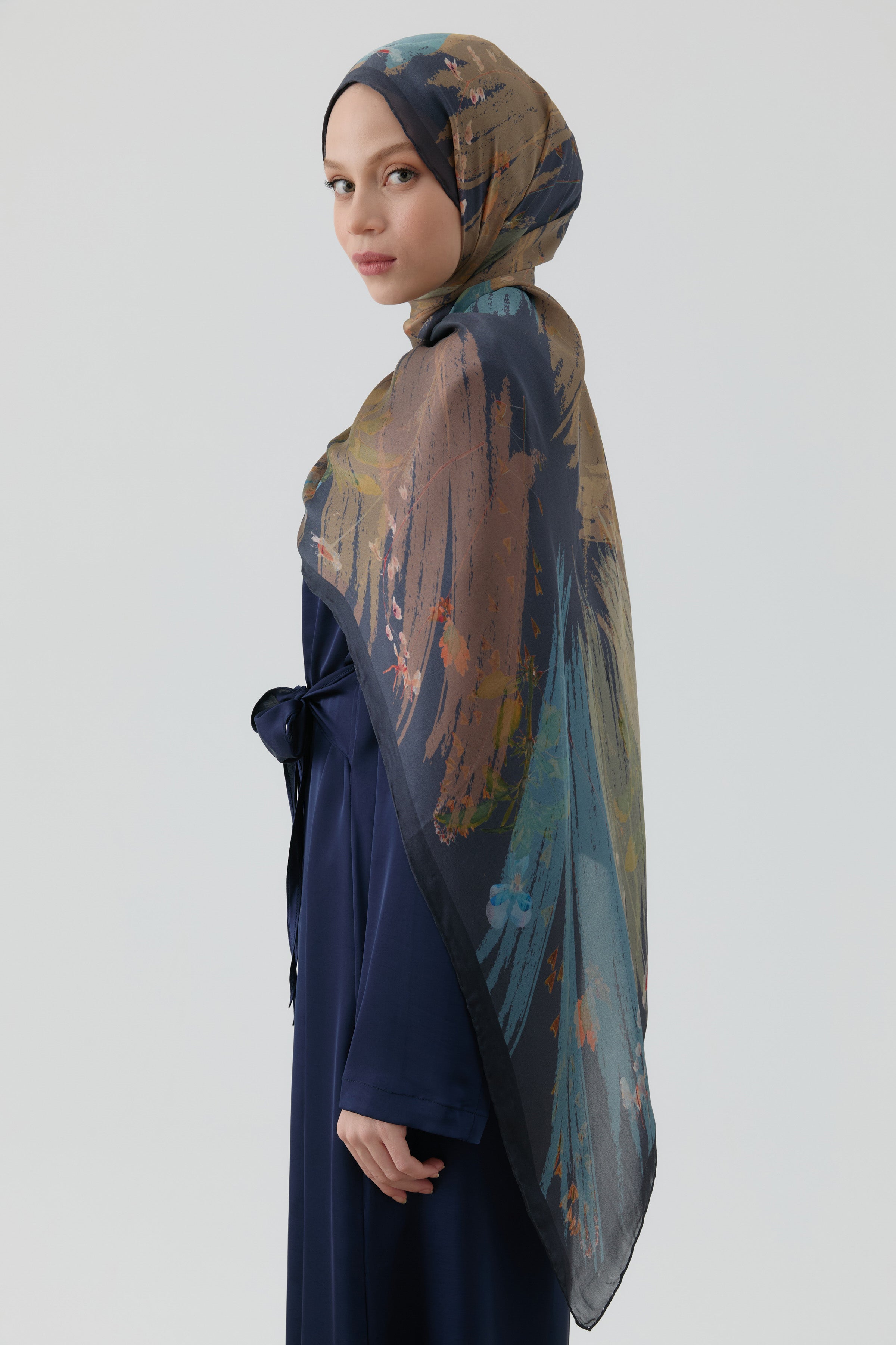 Kardelen Şifon İpek Şal - Lacivert TUGBA
