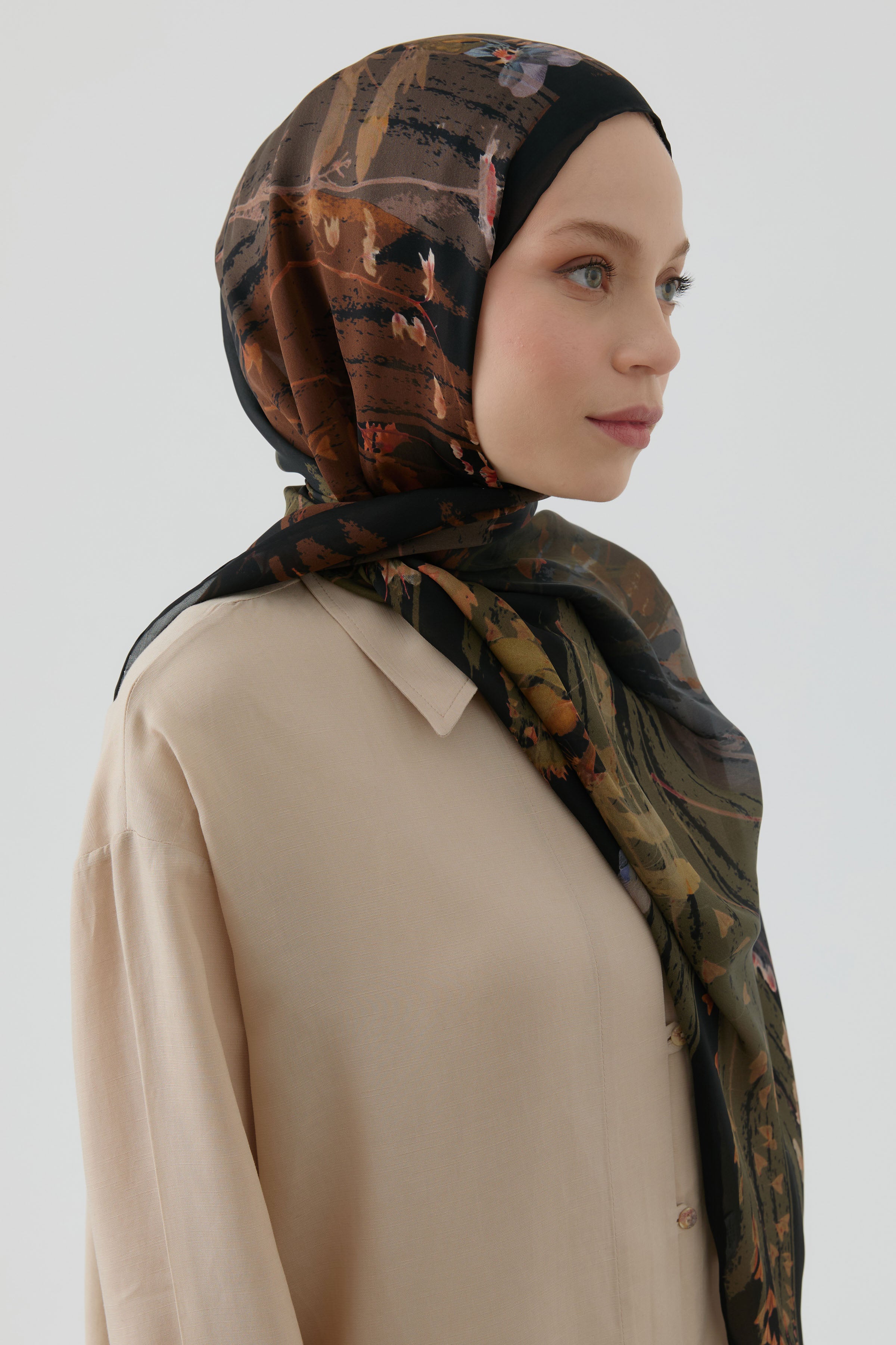 Kardelen Şifon İpek Şal - Siyah TUGBA