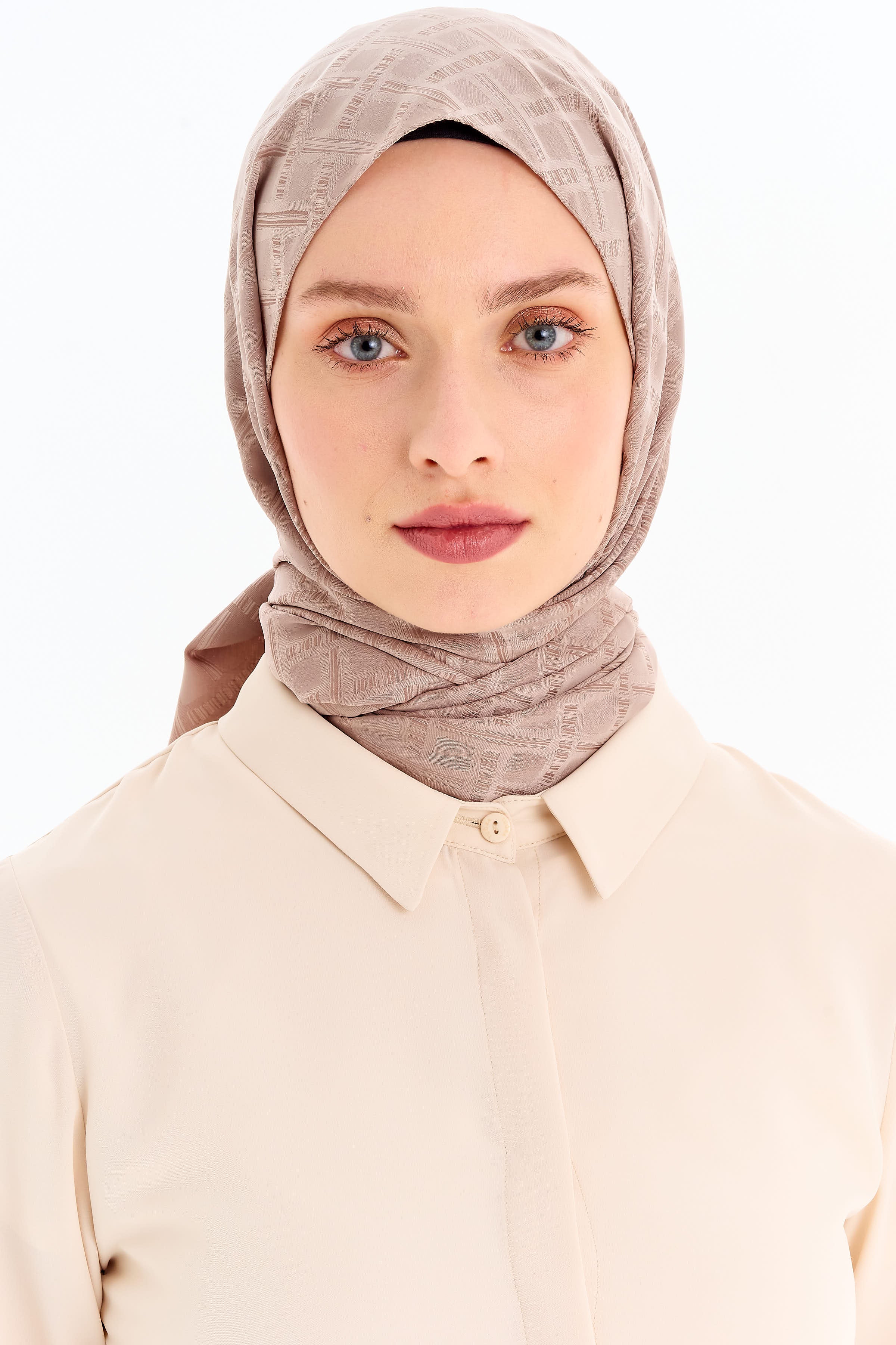 Kare Desen Capri Şal - Fındık TUGBA