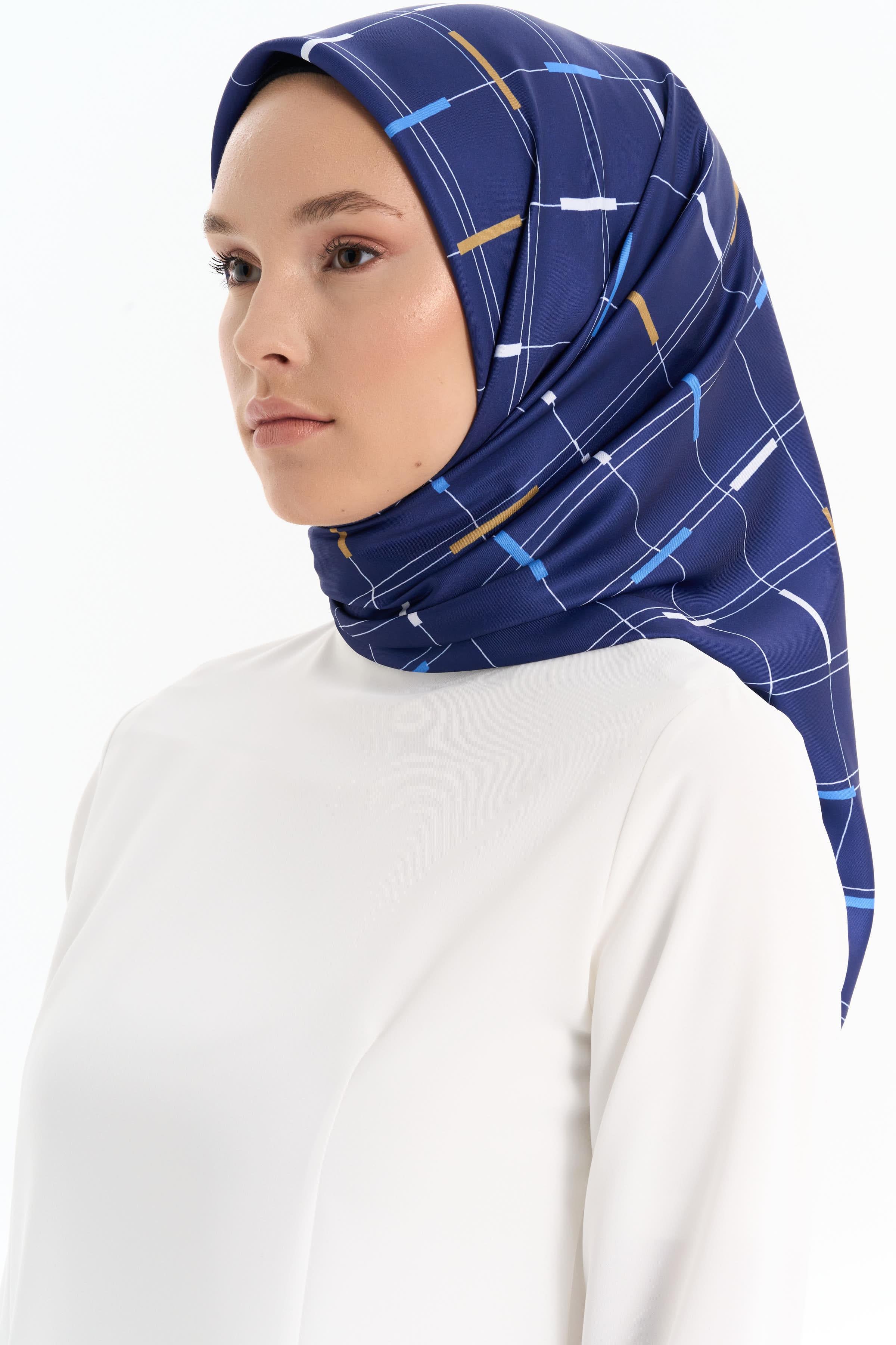 Kare Desenli Stil Eşarp - Lacivert TUGBA