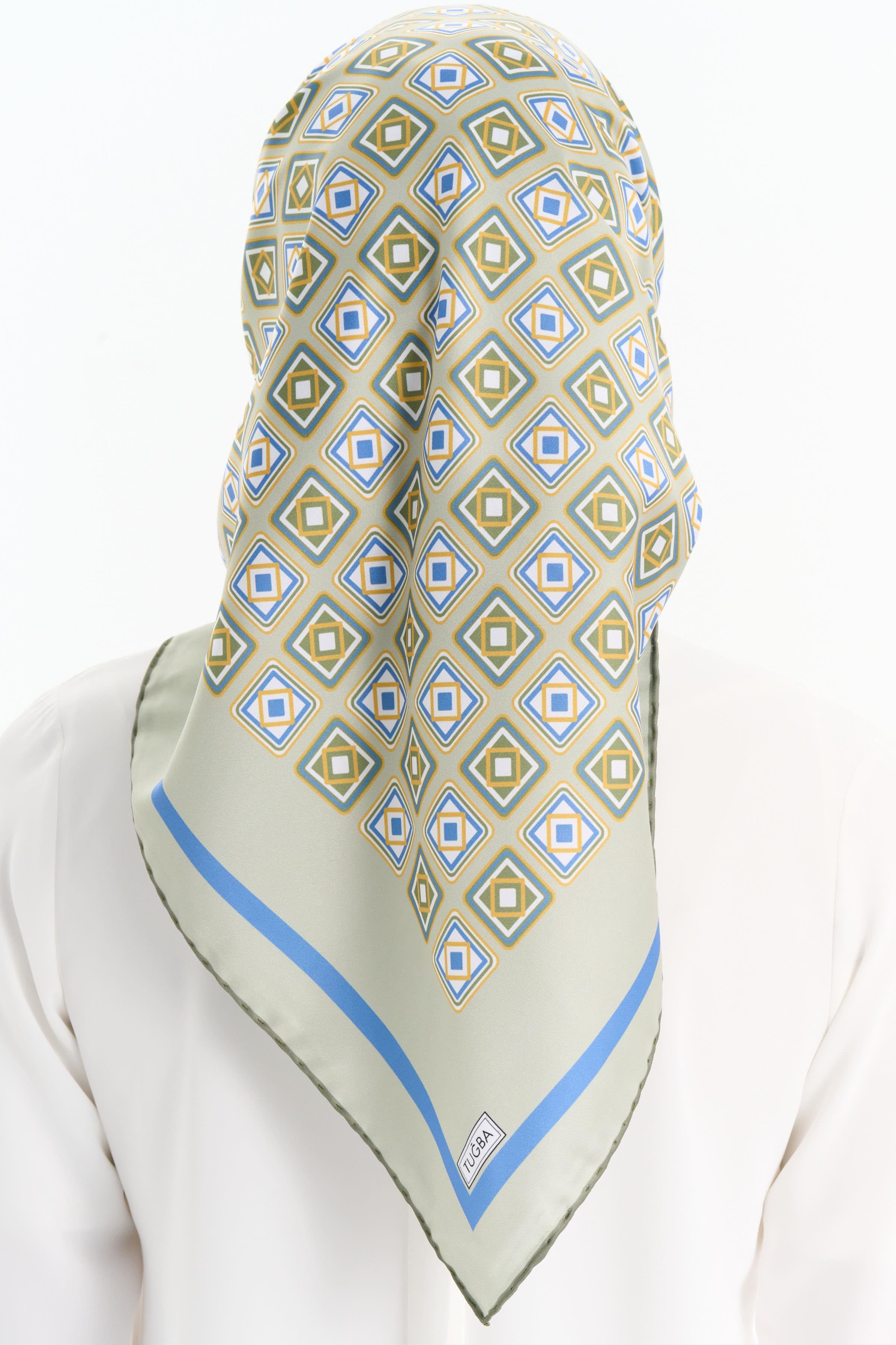 Karesel Desenli Stil Eşarp - Yeşil TUGBA