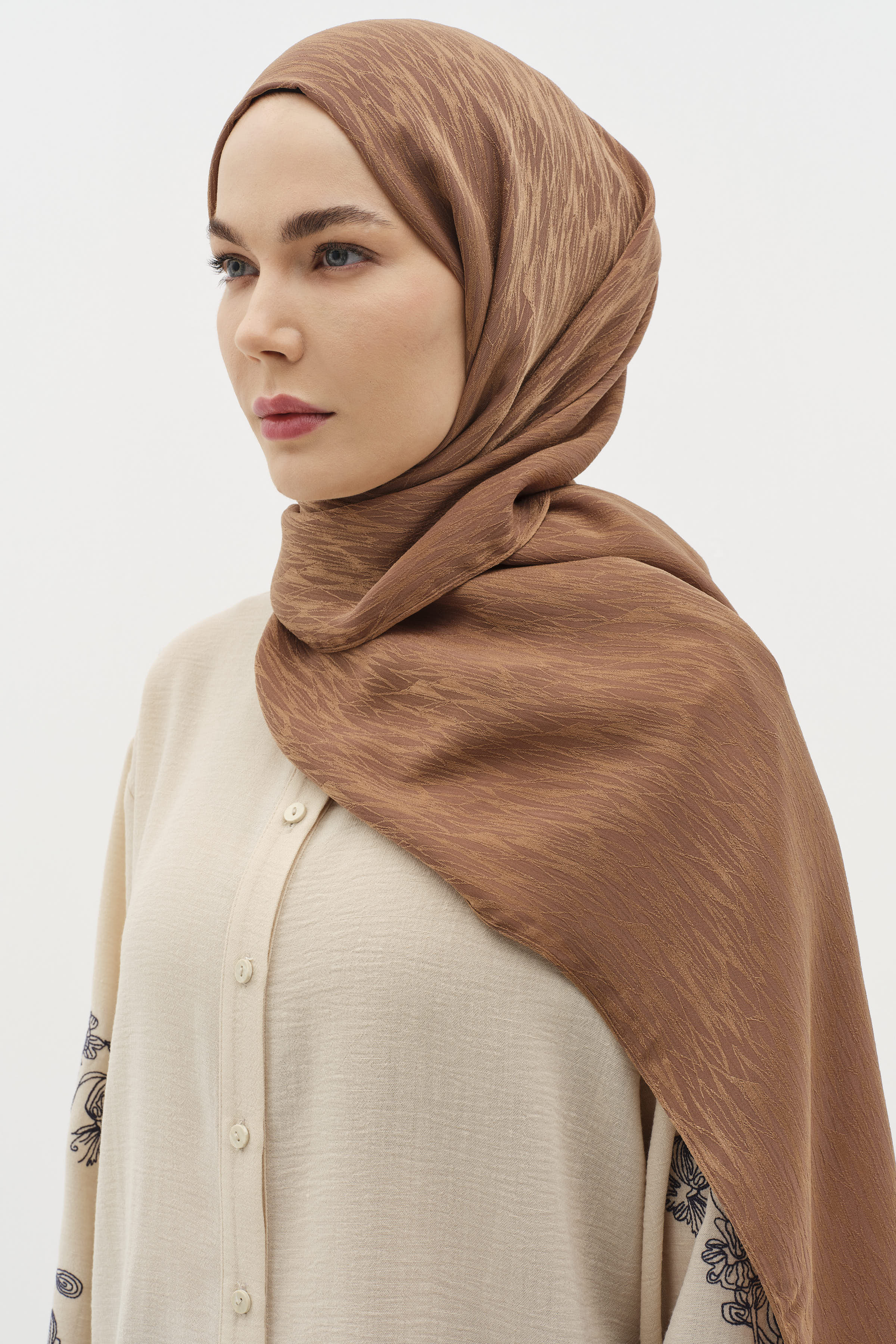 Karışık Desenli Floş Şal - Açık Kahve TUGBA