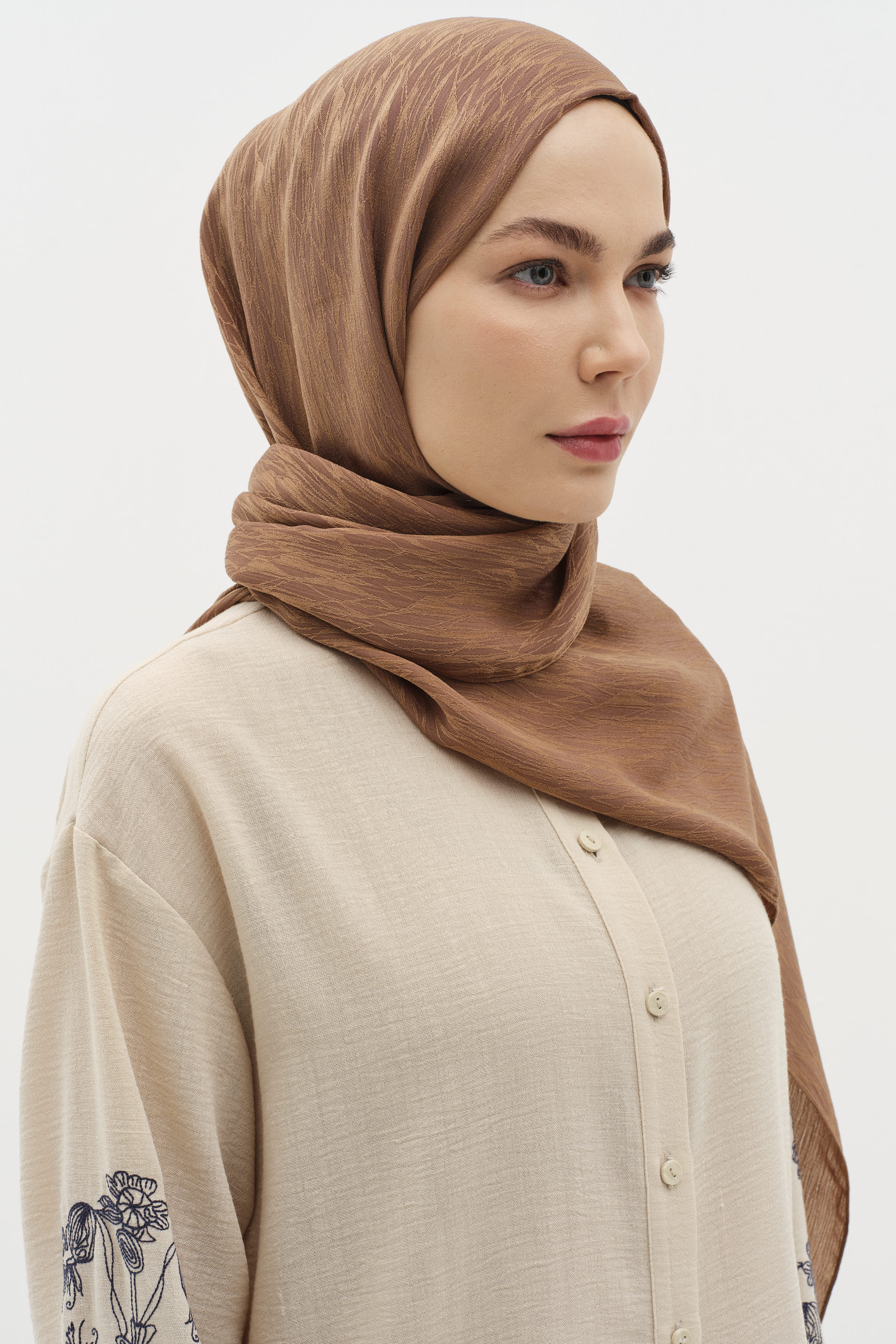 Karışık Desenli Floş Şal - Açık Kahve TUGBA