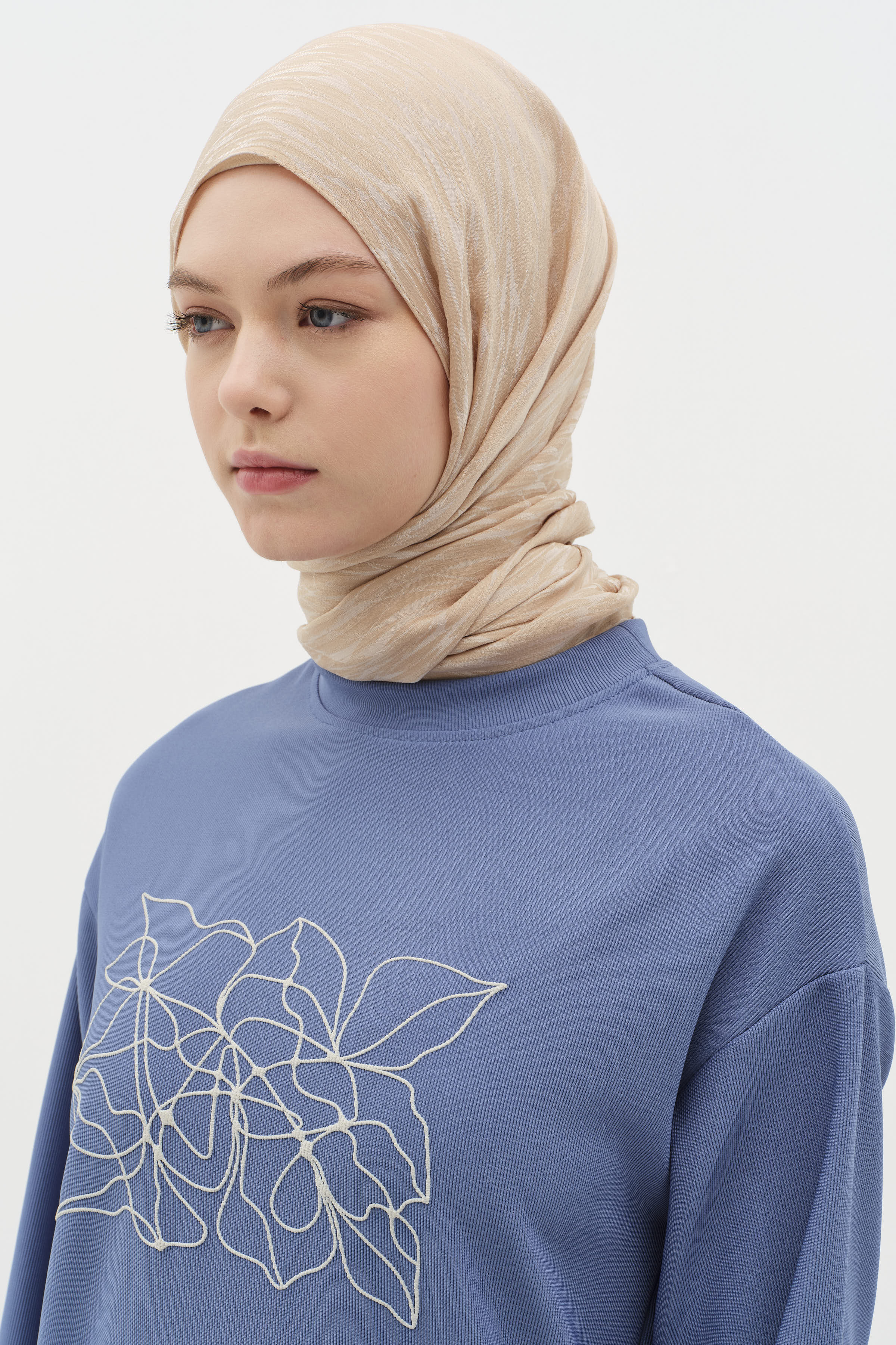 Karışık Desenli Floş Şal - Bej TUGBA