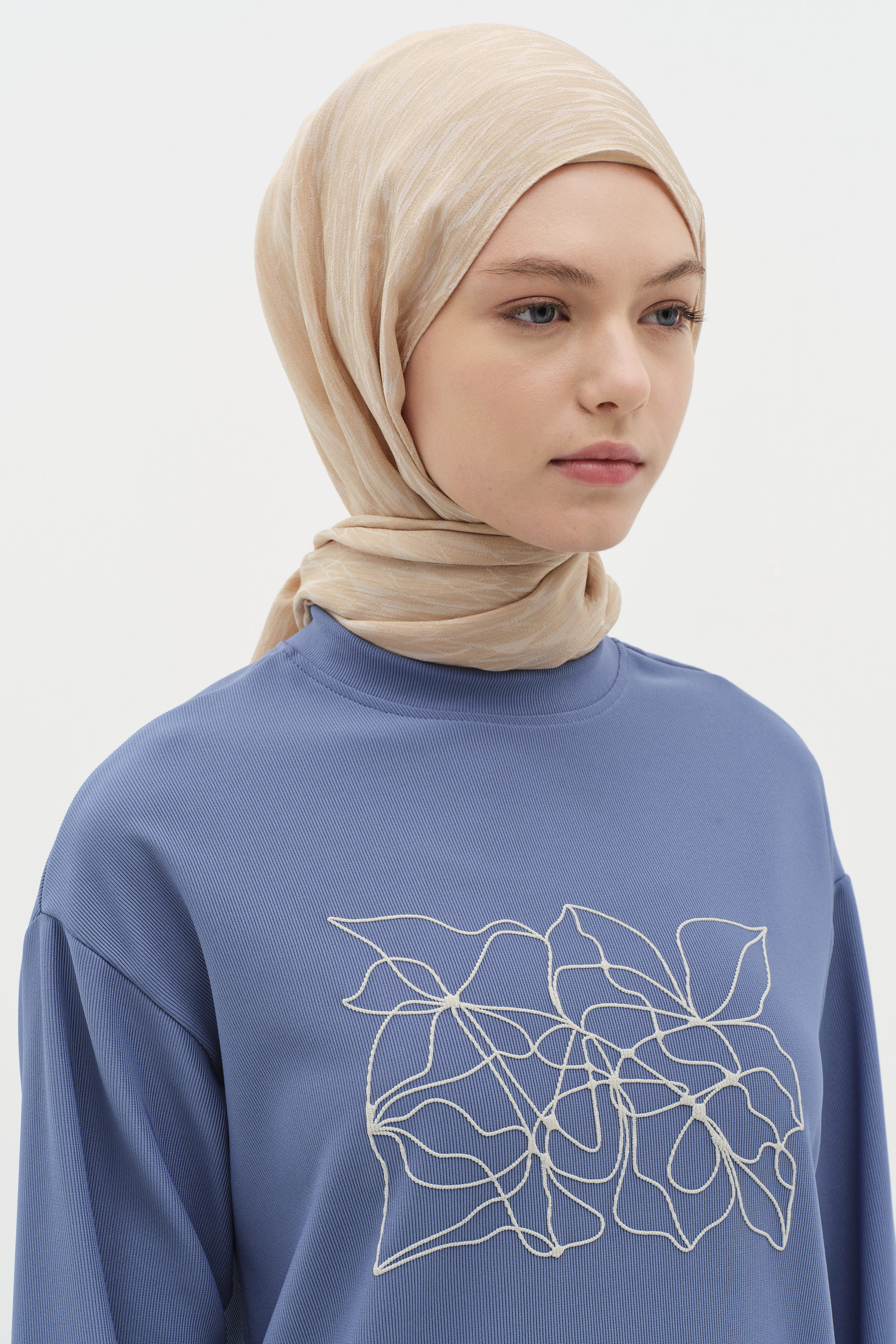 Karışık Desenli Floş Şal - Bej TUGBA