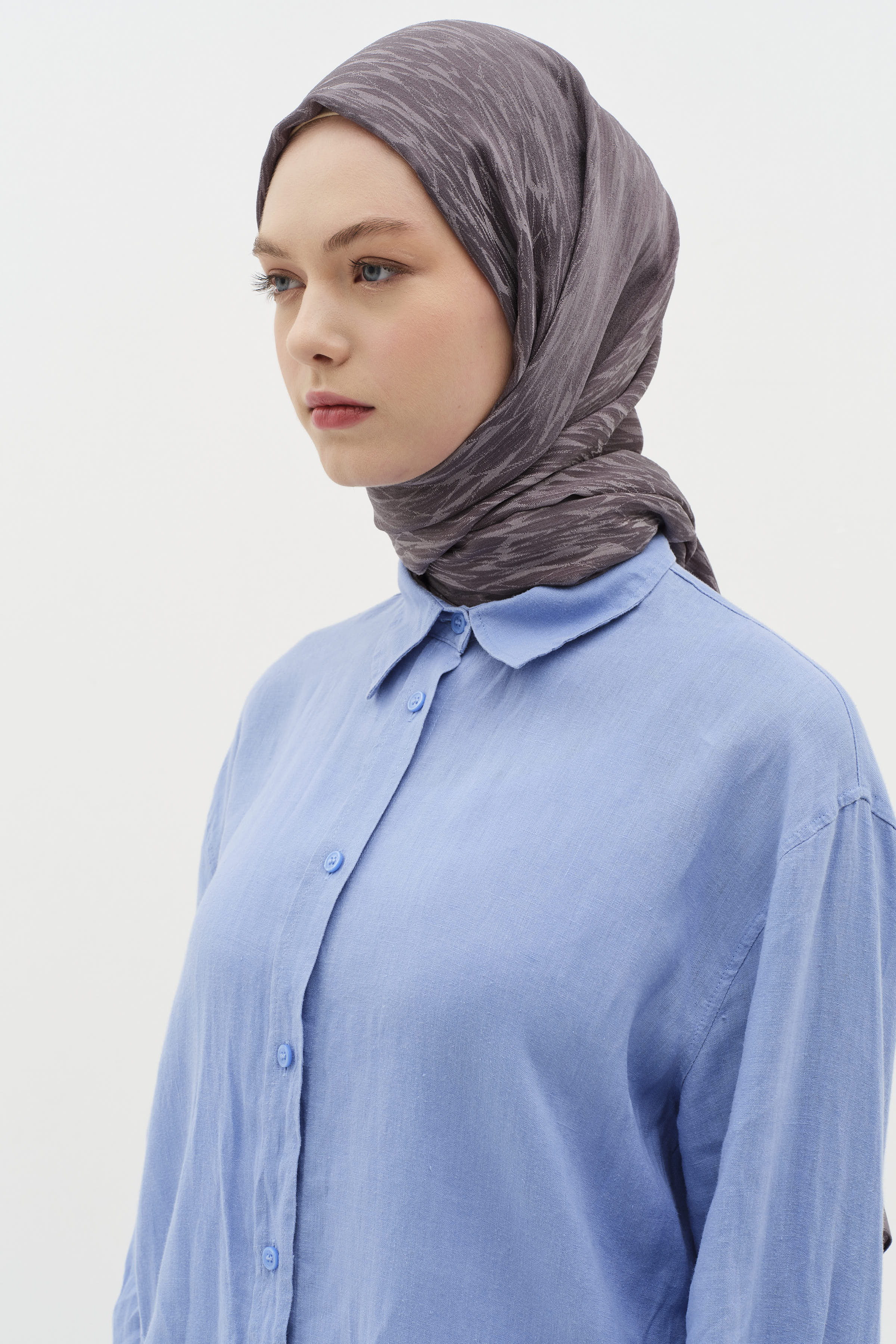 Karışık Desenli Floş Şal - Koyu Gri TUGBA